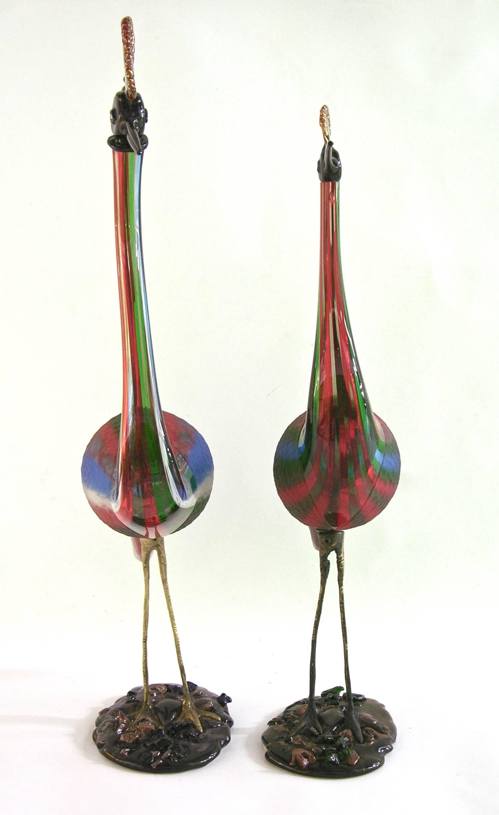 Verre brun Grande sculpture italienne d'oiseau en verre crêté rouge, bleu et vert en vente