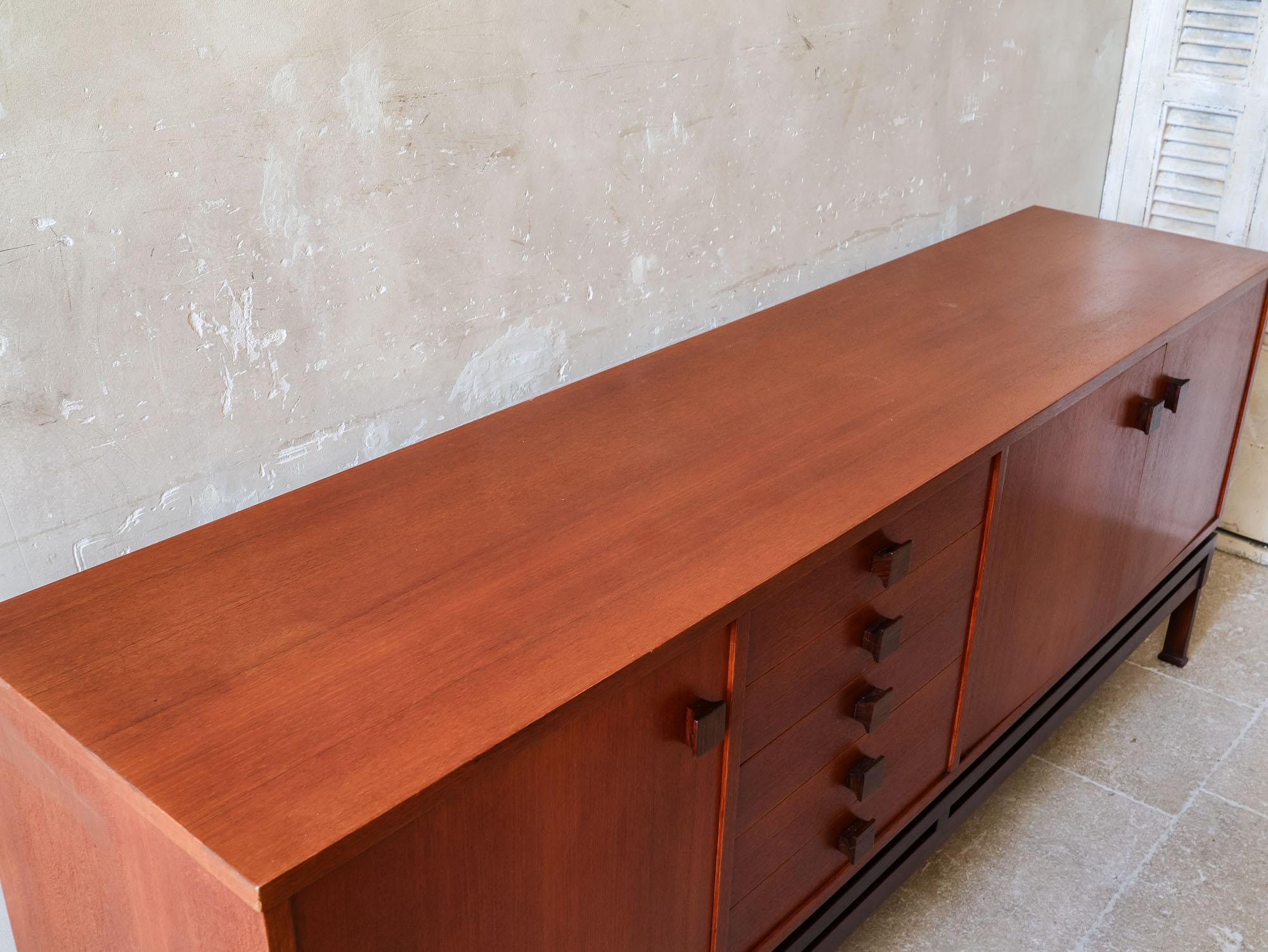 Vintage Italian teak sideboard in the style of Vittorio Dassi, 1970s For Sale 4