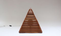 Lampe de table pyramide italienne vintage en teck