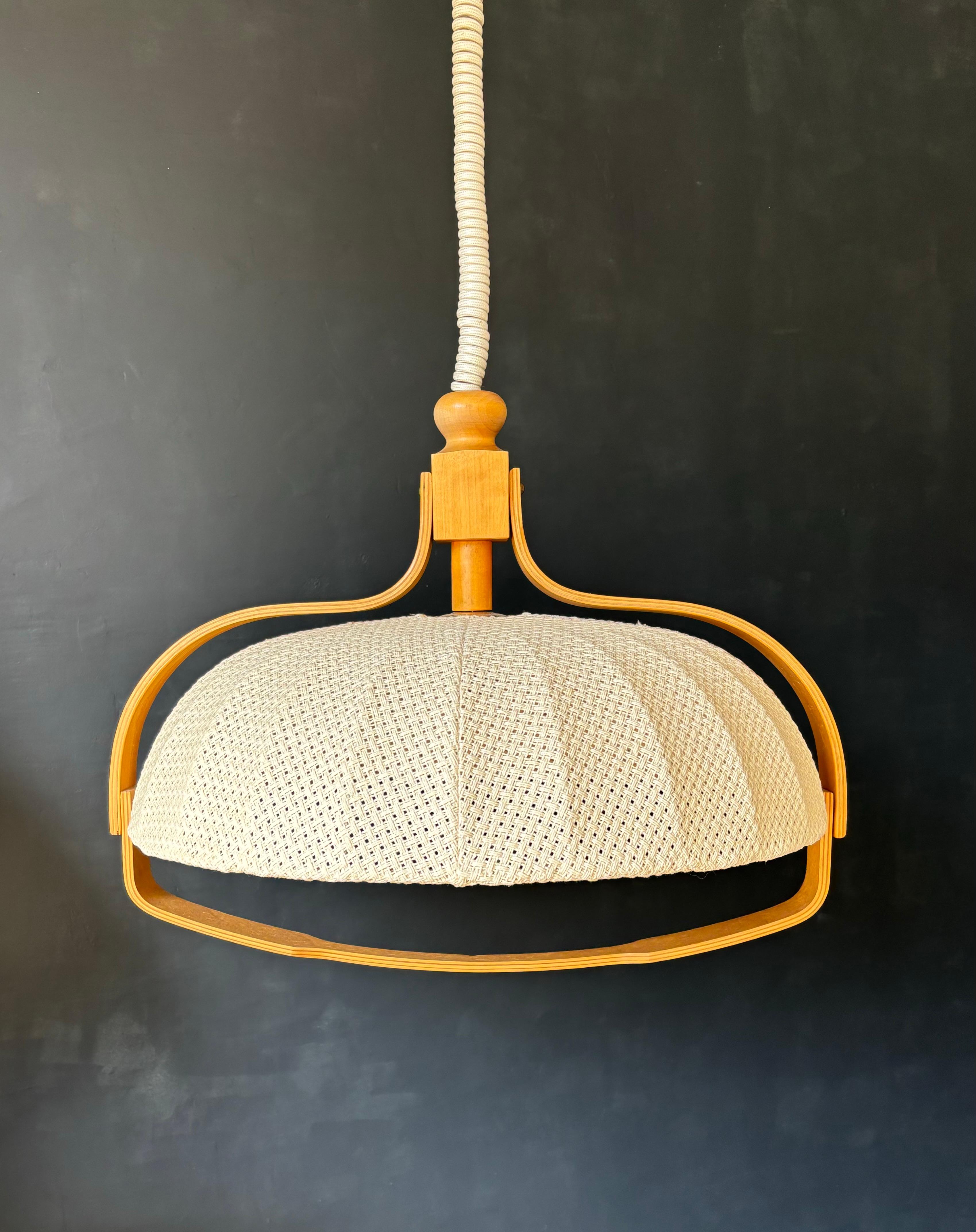 Scandinavo moderno Ciondolo a cupola regolabile in tessuto italiano vintage, anni '70 in vendita