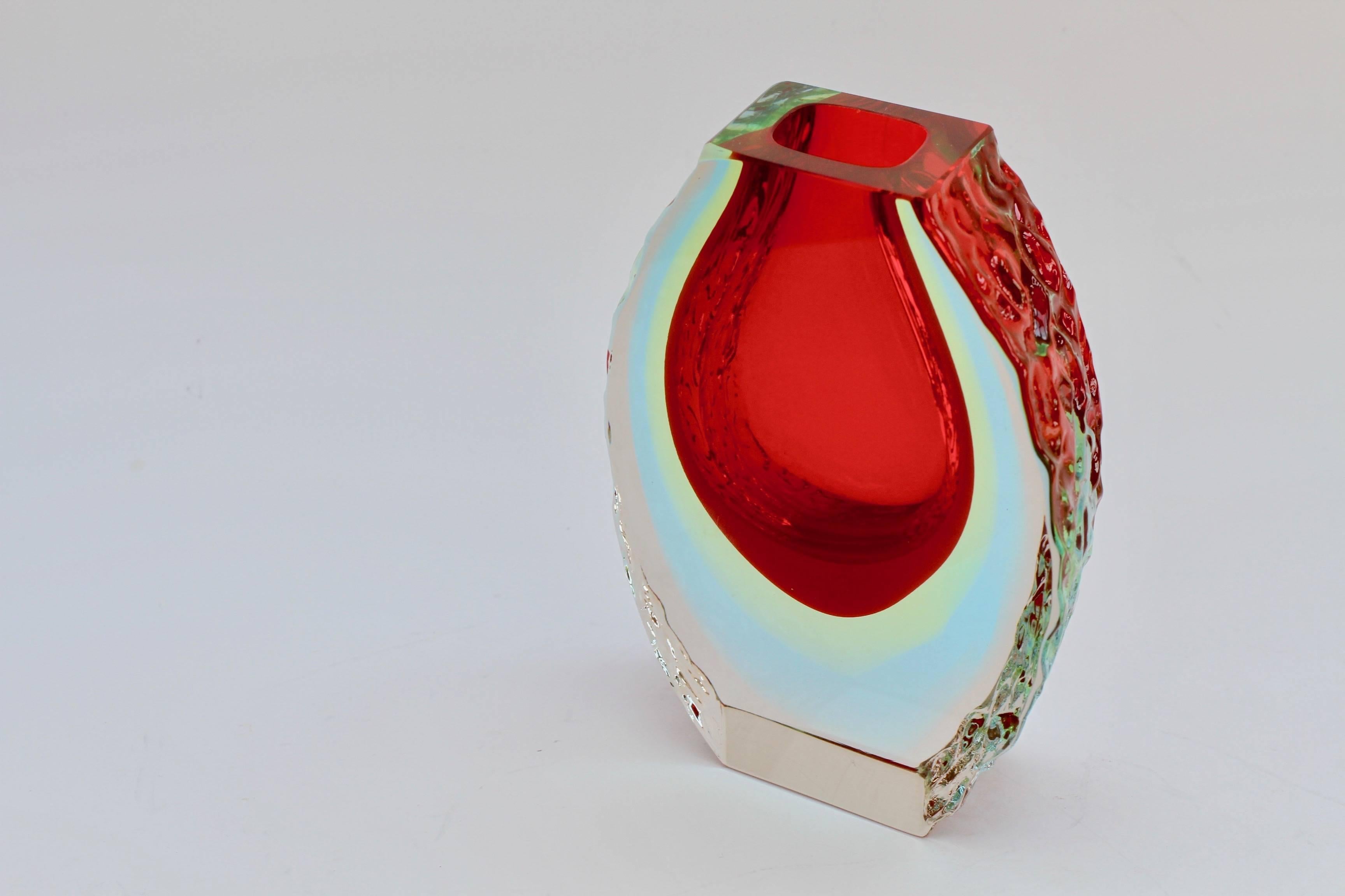 Mid-Century Modern Vintage Italian Textured and Faceted Red Murano 'Sommerso' Glass Vase circa 1980