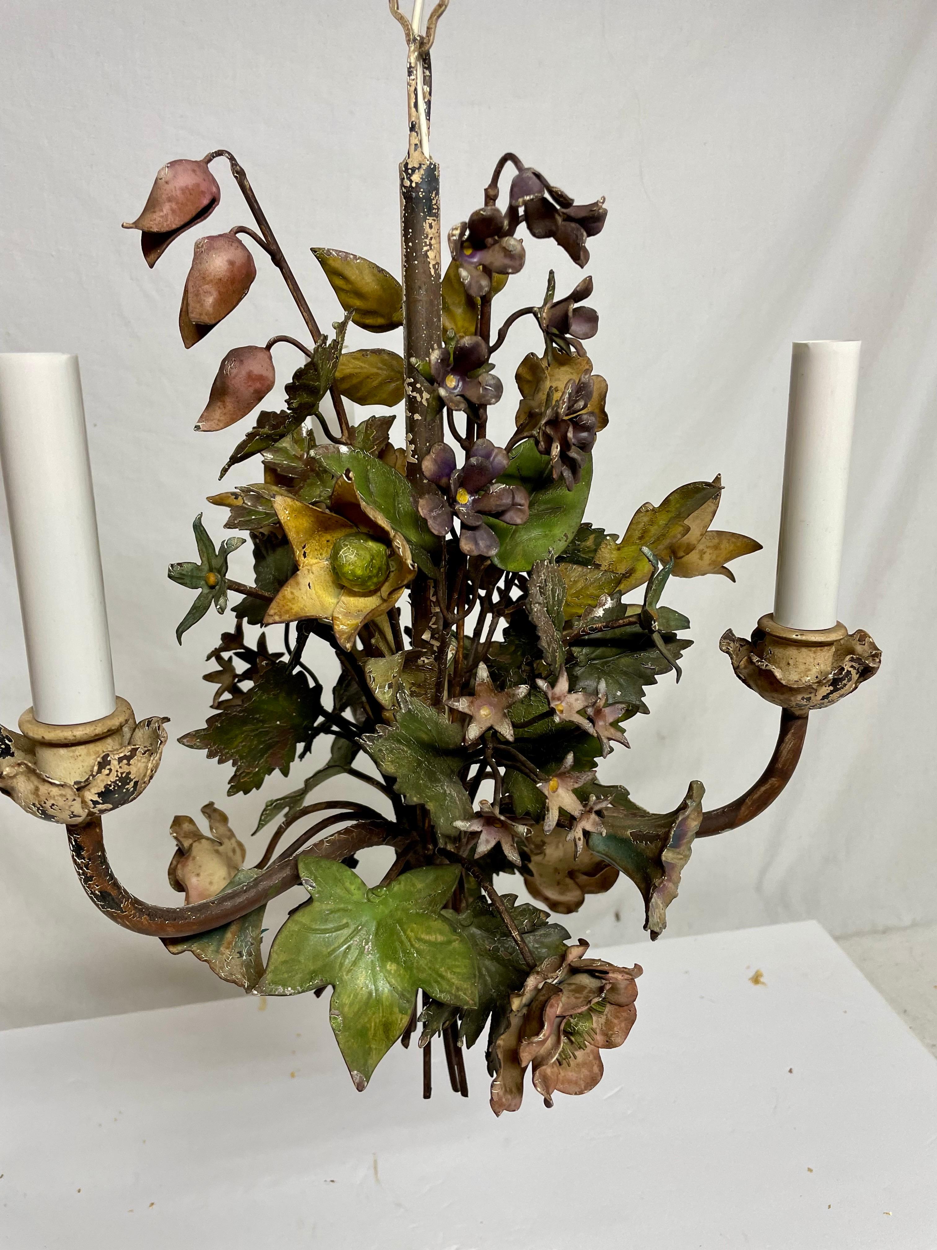 Vintage Italian Tole Floral Bouquet Kronleuchter im Angebot 1