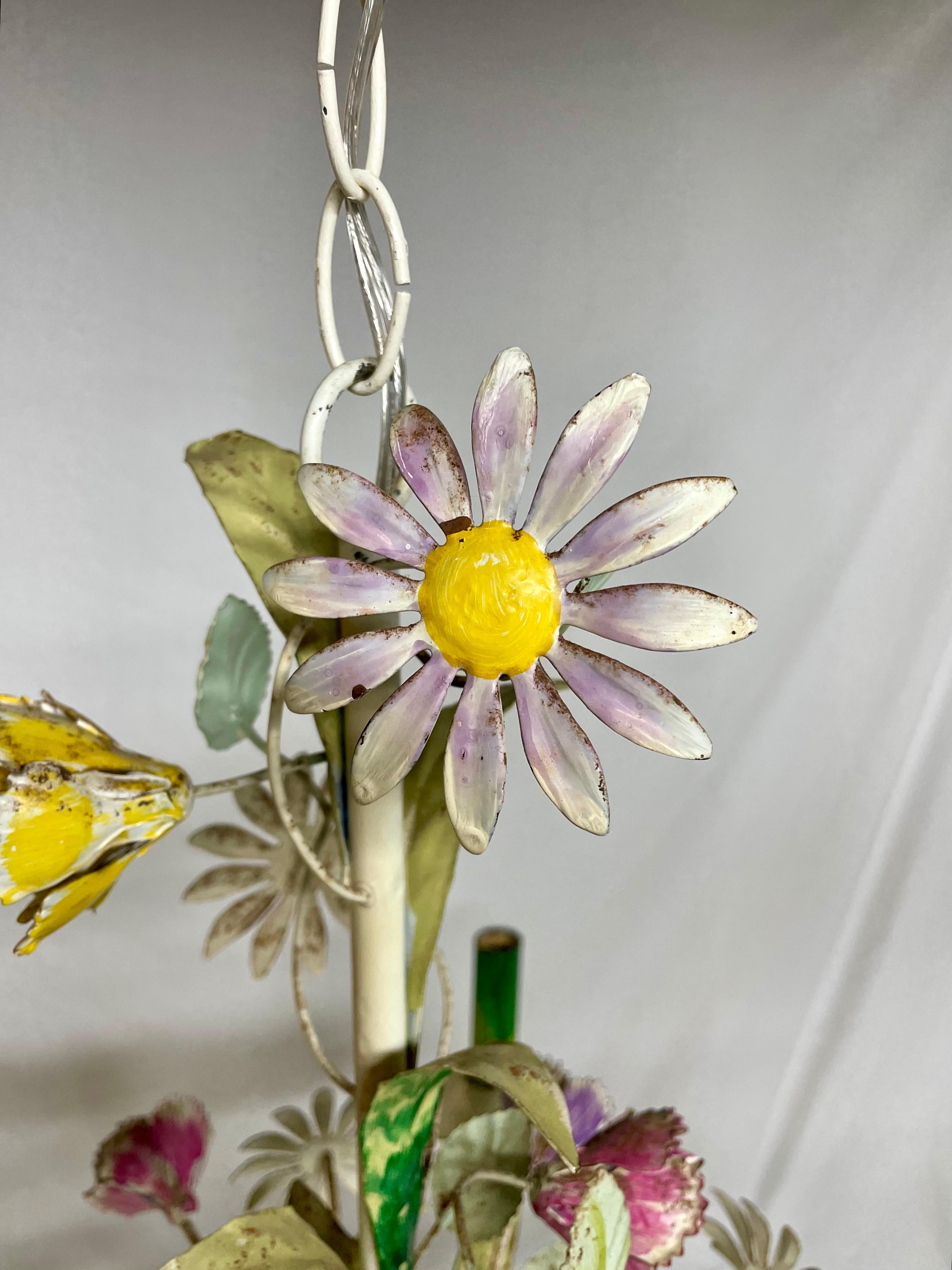 Dipinto a mano Lampadario floreale italiano vintage in tole
