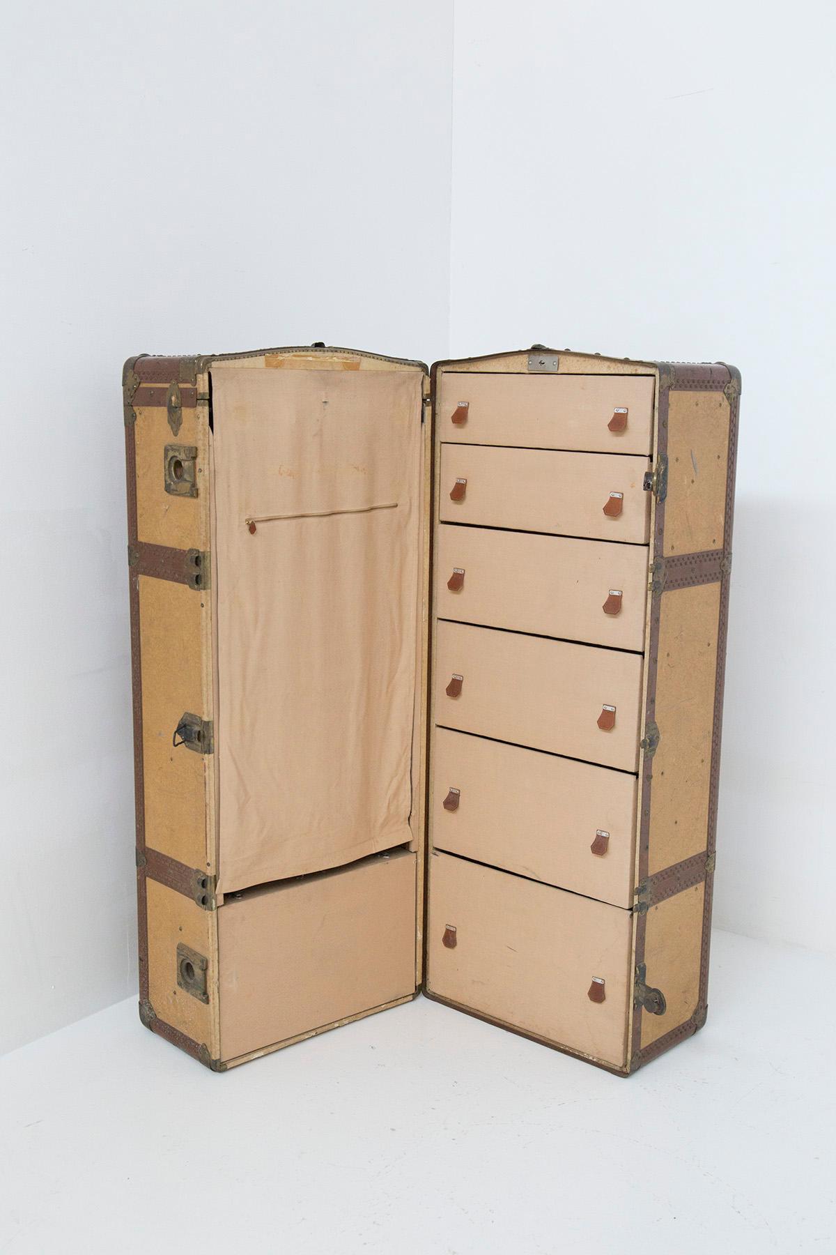 Vintage Italian travel trunk cabinet brass and leather For Sale 5