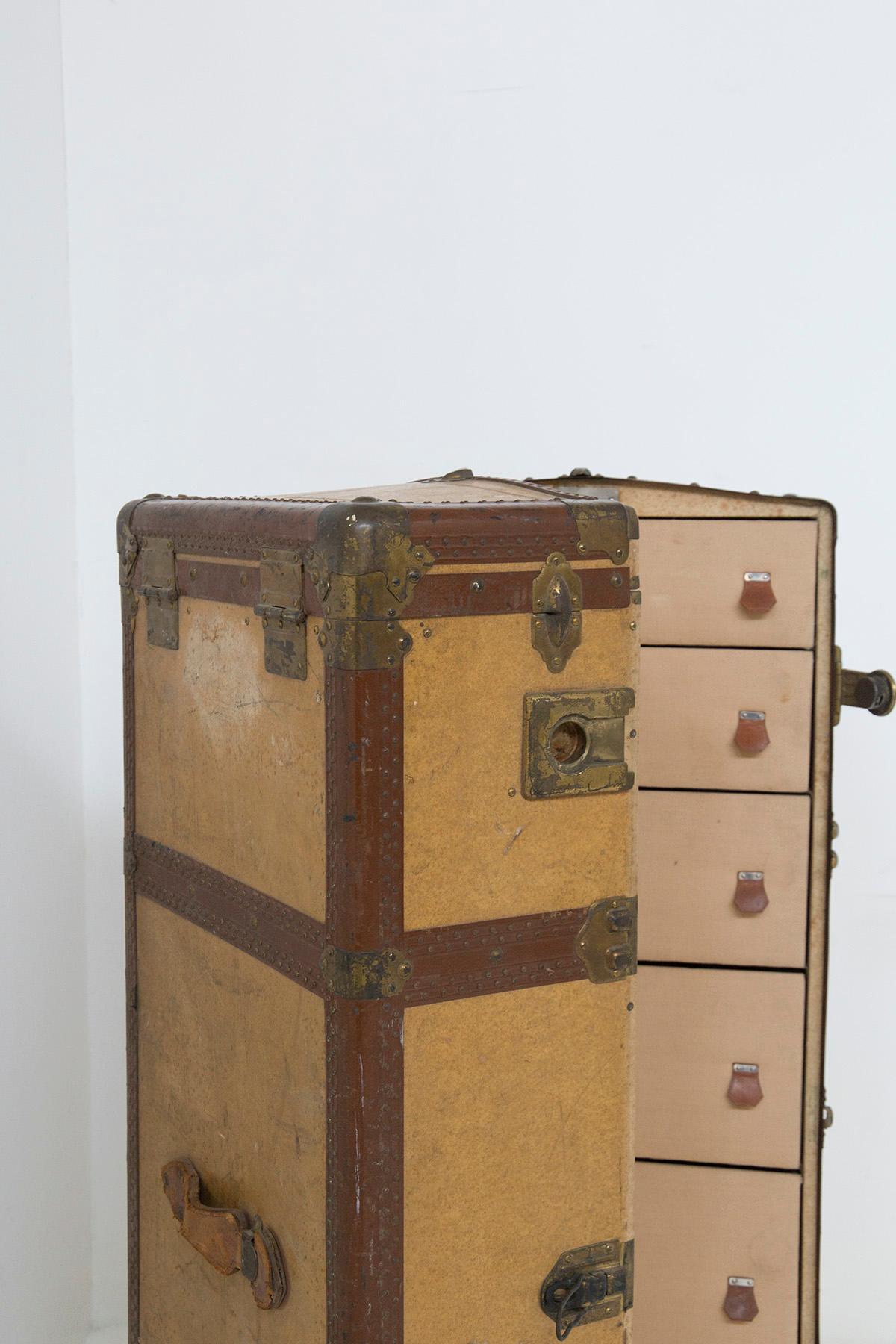 Vintage Italian travel trunk cabinet brass and leather In Good Condition For Sale In Milano, IT