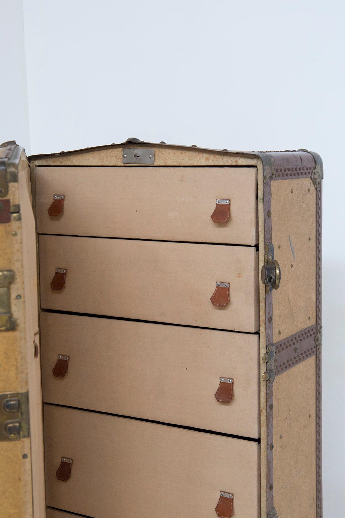Vintage Italian travel trunk cabinet brass and leather For Sale 3