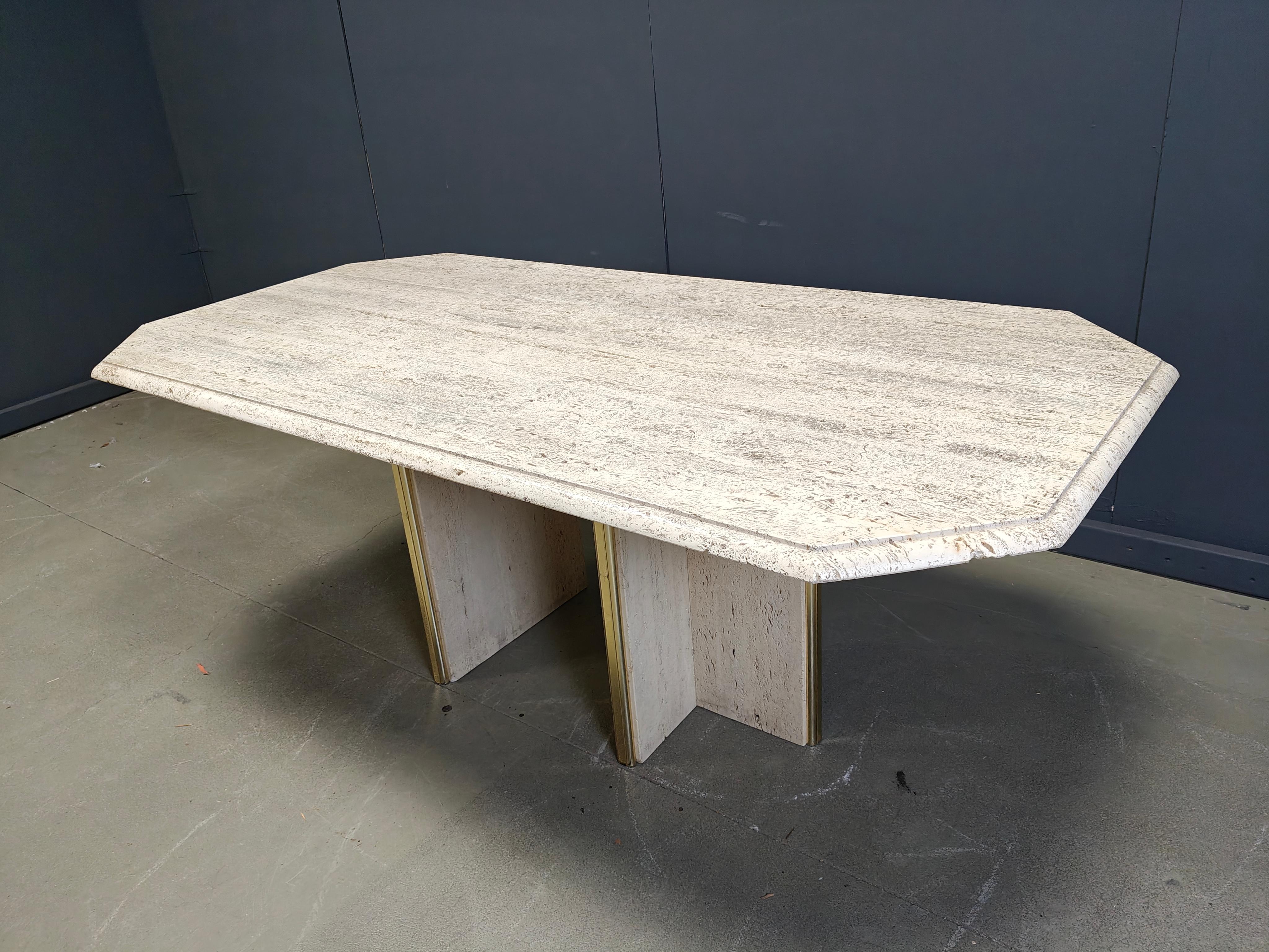 Table de salle à manger italienne vintage en travertin et laiton 1970 Bon état - En vente à Leuven, Vlaams Gewest