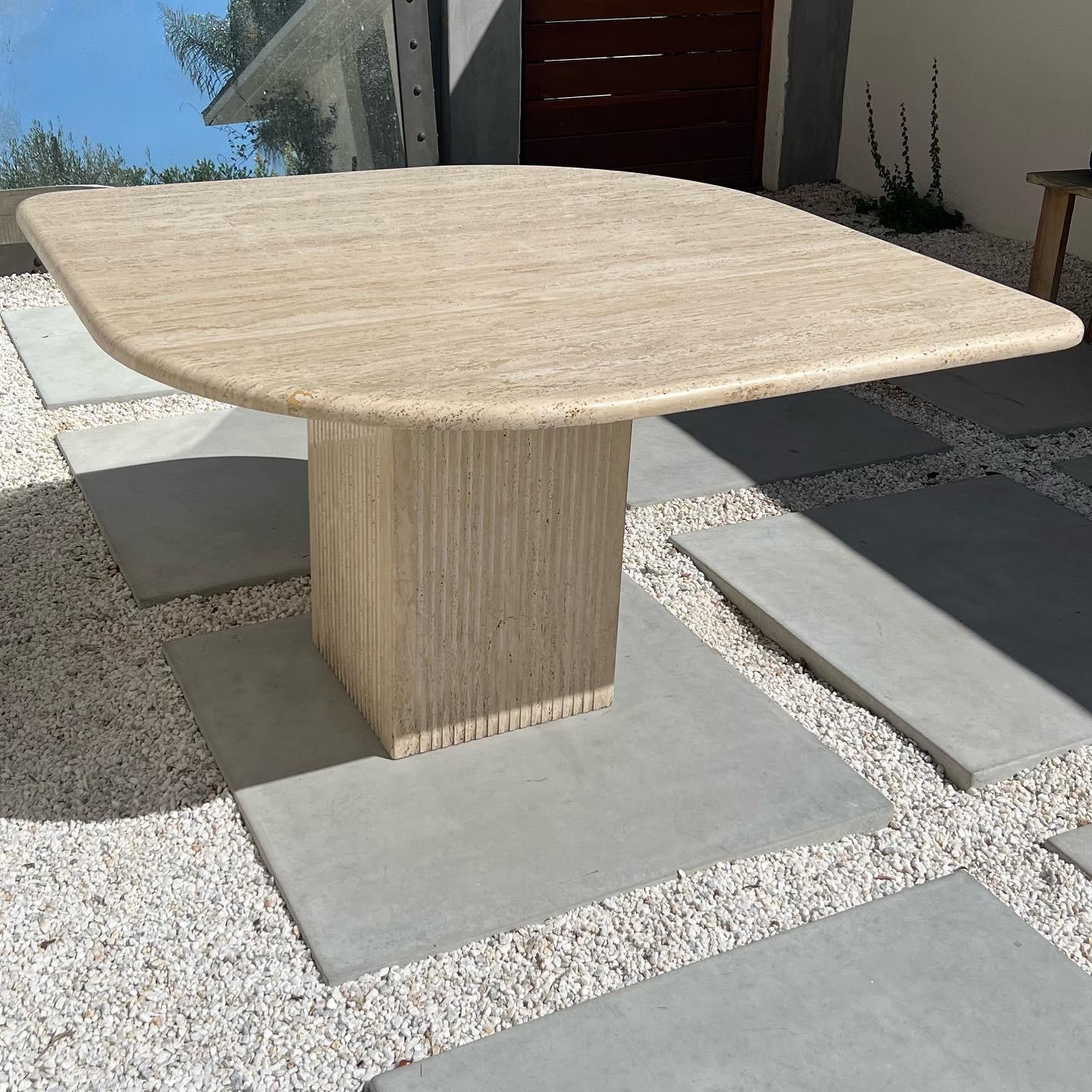 Vintage Italian Travertine Eye-Shaped Teardrop Dining Table, c. 1970 13