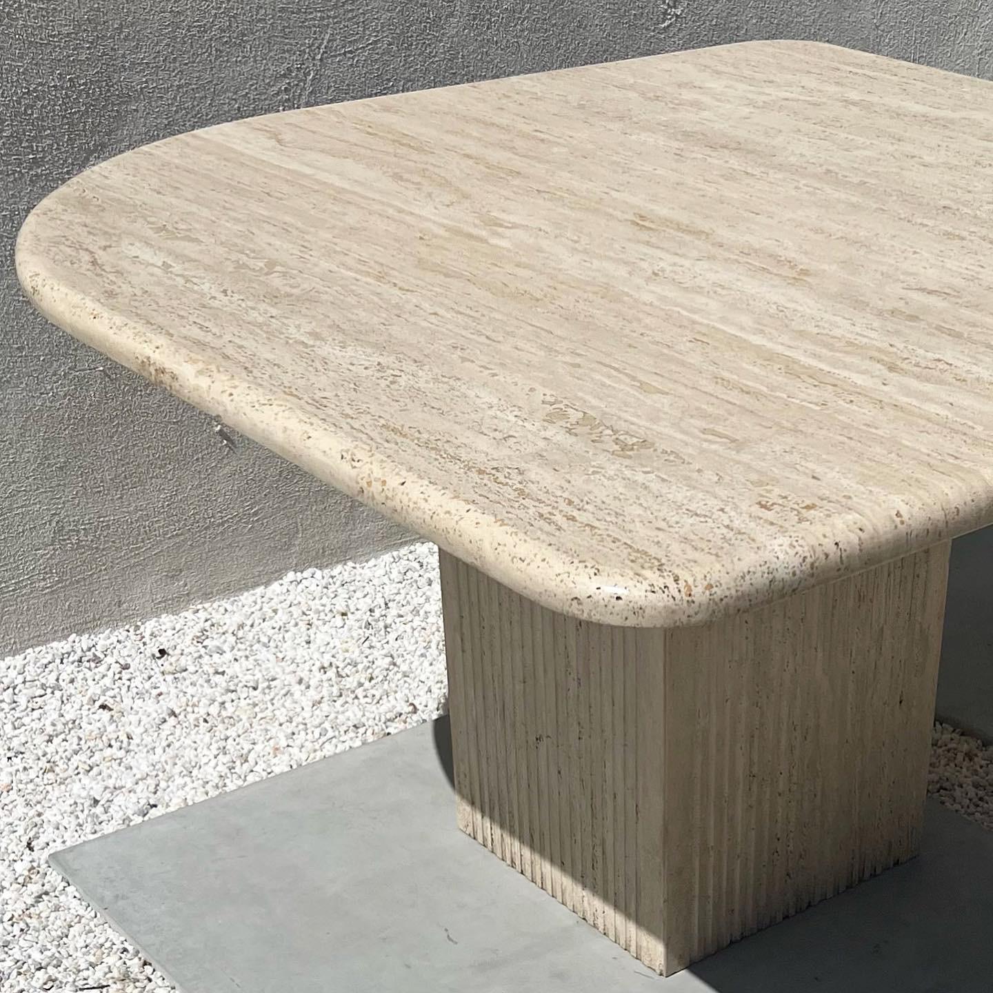 Vintage Italian Travertine Eye-Shaped Teardrop Dining Table, c. 1970 15