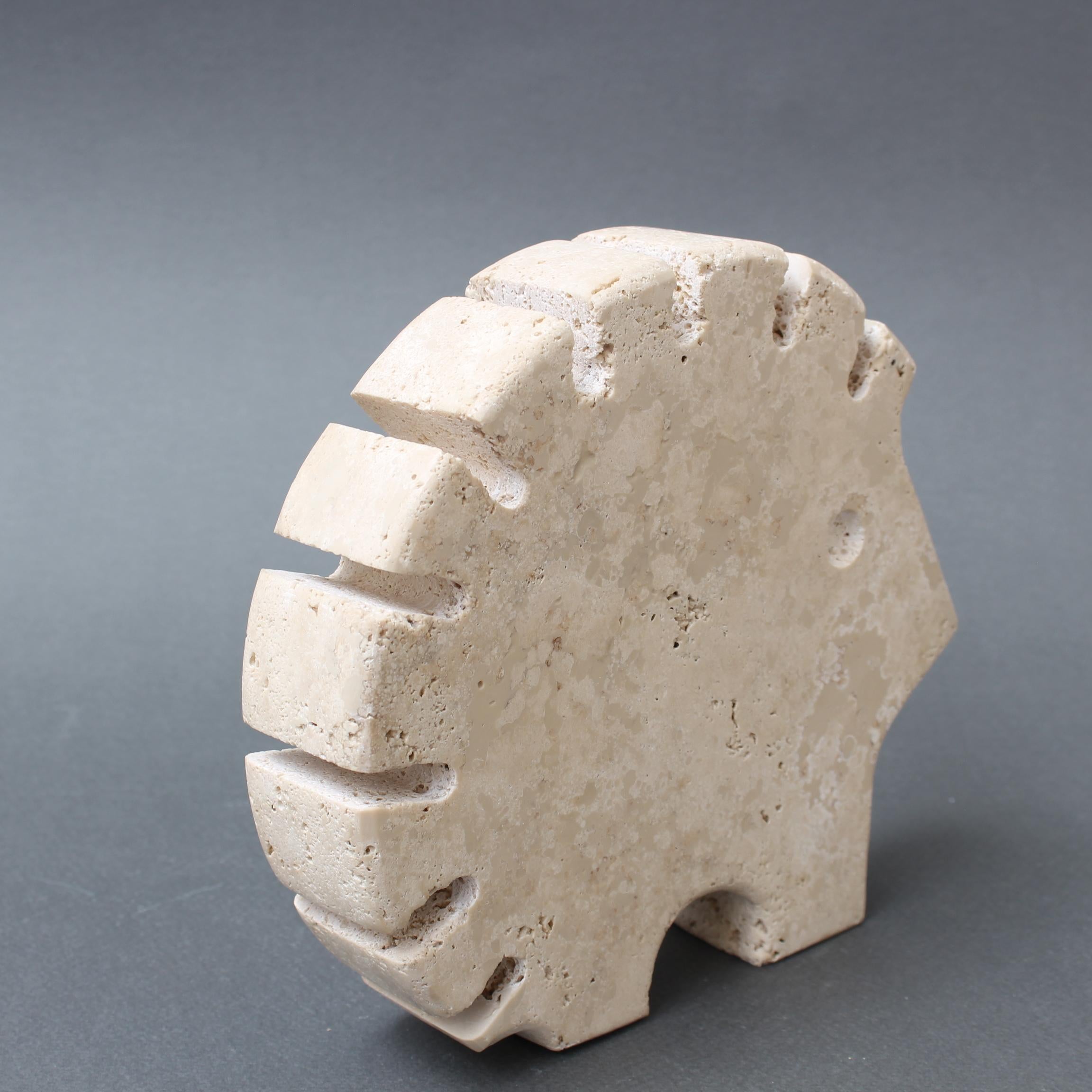 Escultura de mesa vintage italiana de travertino y puercoespín de Mannelli Bros Italiano en venta