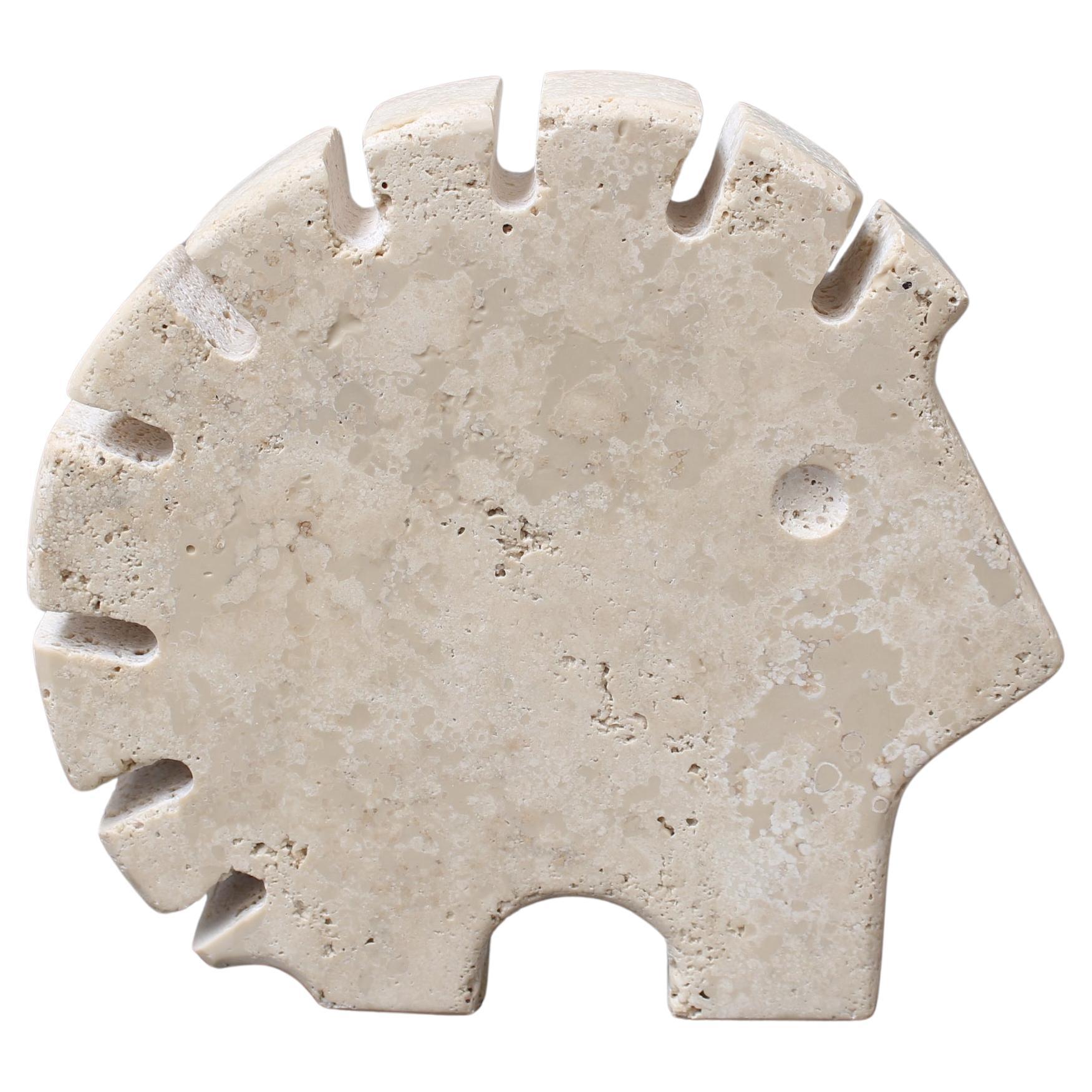 Escultura de mesa vintage italiana de travertino y puercoespín de Mannelli Bros en venta