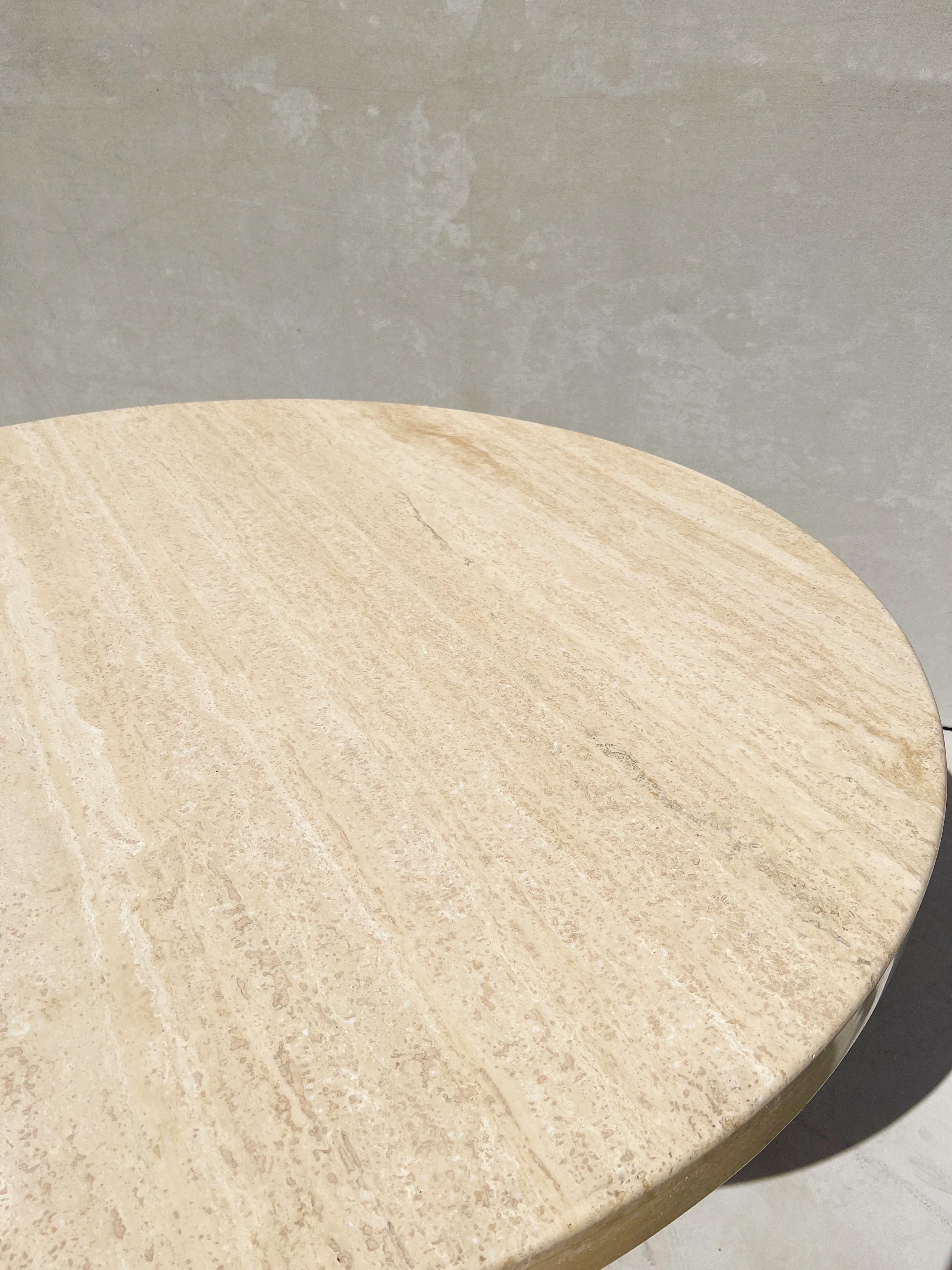 Vintage Italian Travertine Round Dining Table with Sculptural Base In Good Condition For Sale In Phoenix, AZ