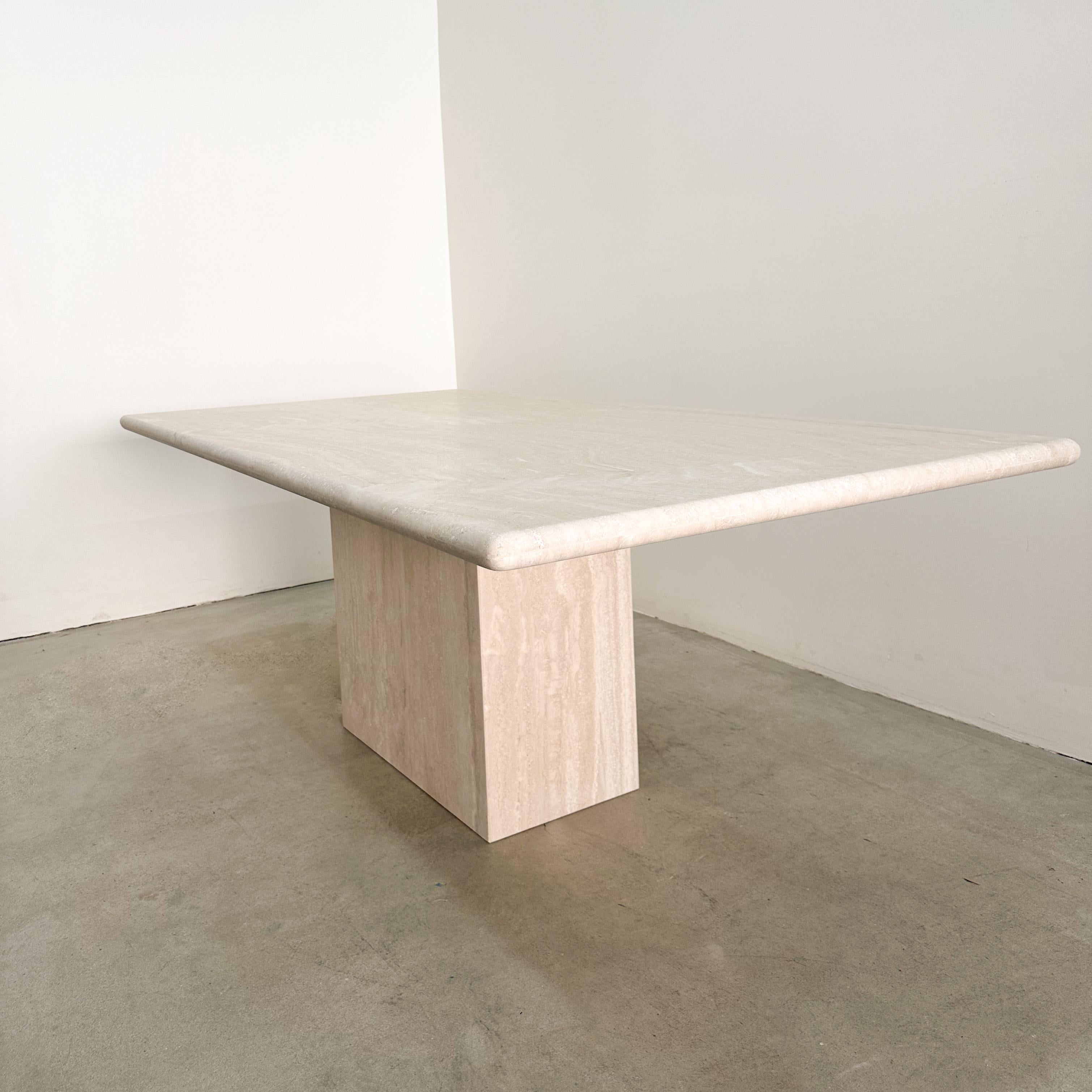 Italienischer Mid-Century Modern-Esstisch aus Travertin im Vintage-Stil, 1970er Jahre 3