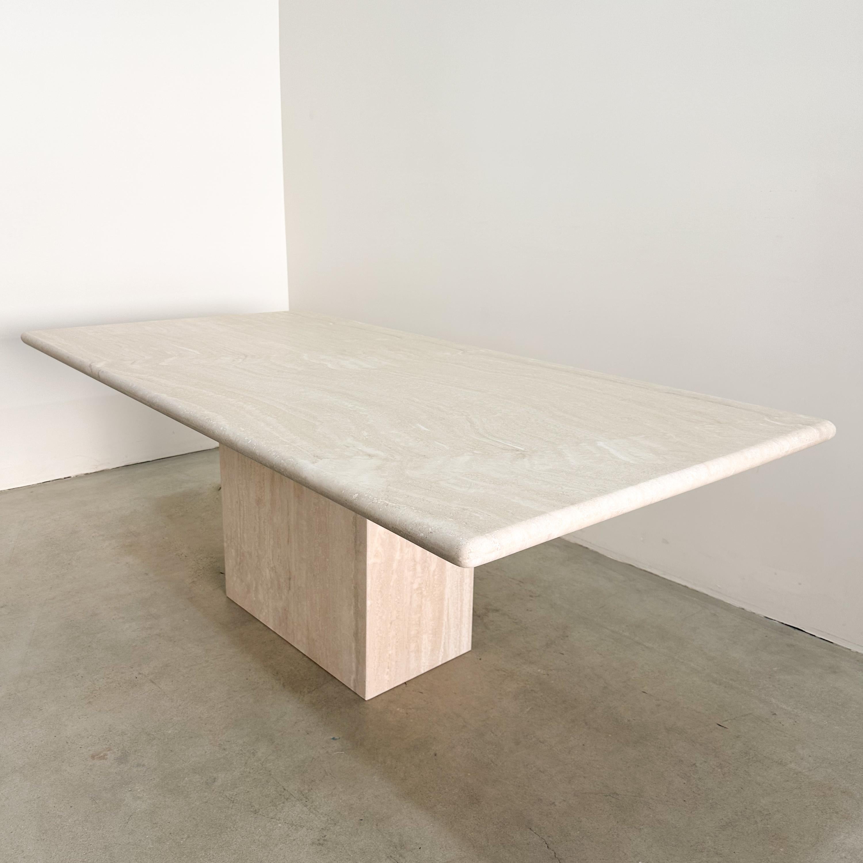 Italienischer Mid-Century Modern-Esstisch aus Travertin im Vintage-Stil, 1970er Jahre 4