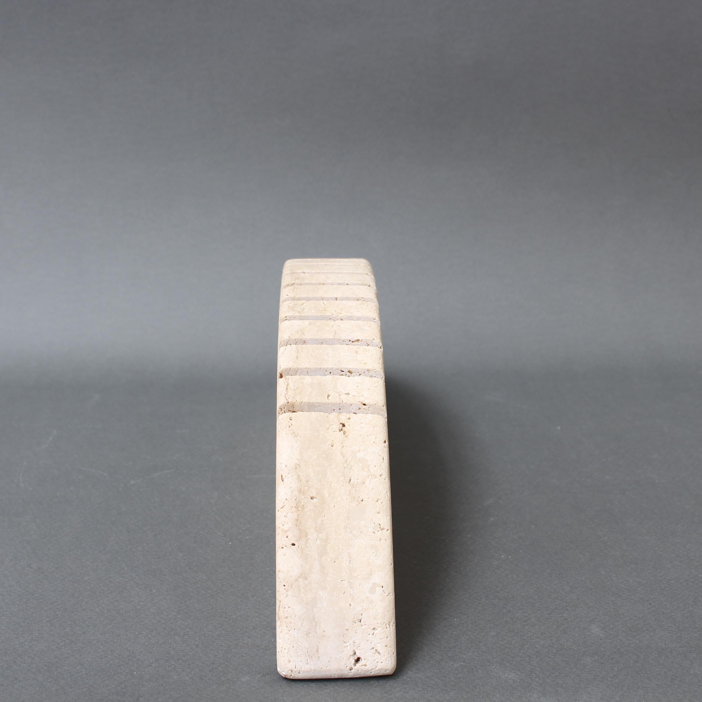 Vintage Italian Travertine Zoomorphic Card Holder Sculpture by Mannelli Bros  In Good Condition For Sale In London, GB
