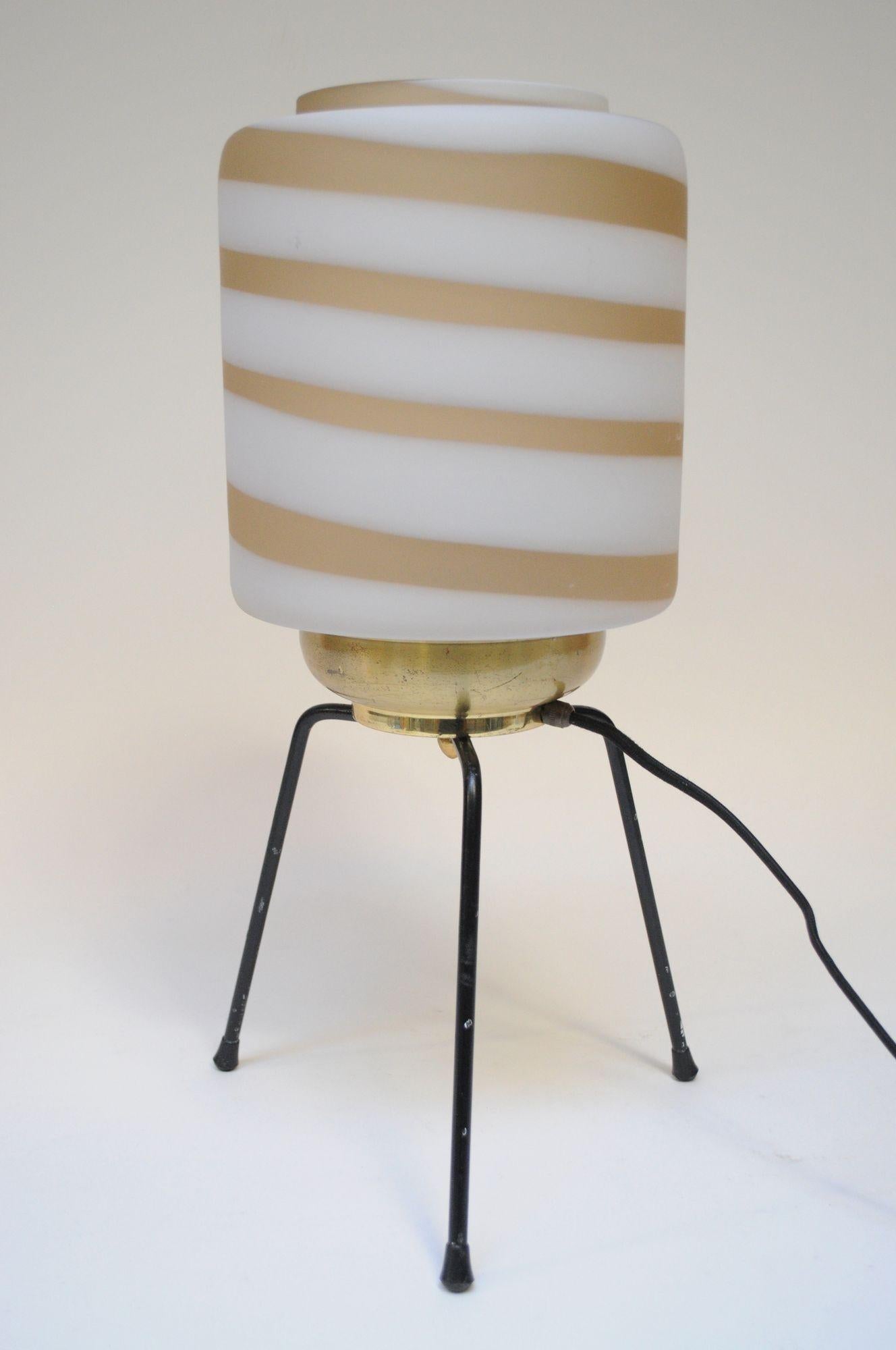 Vintage Italian Lamp Stativ Tischlampe mit Murano mattiertem Glas 