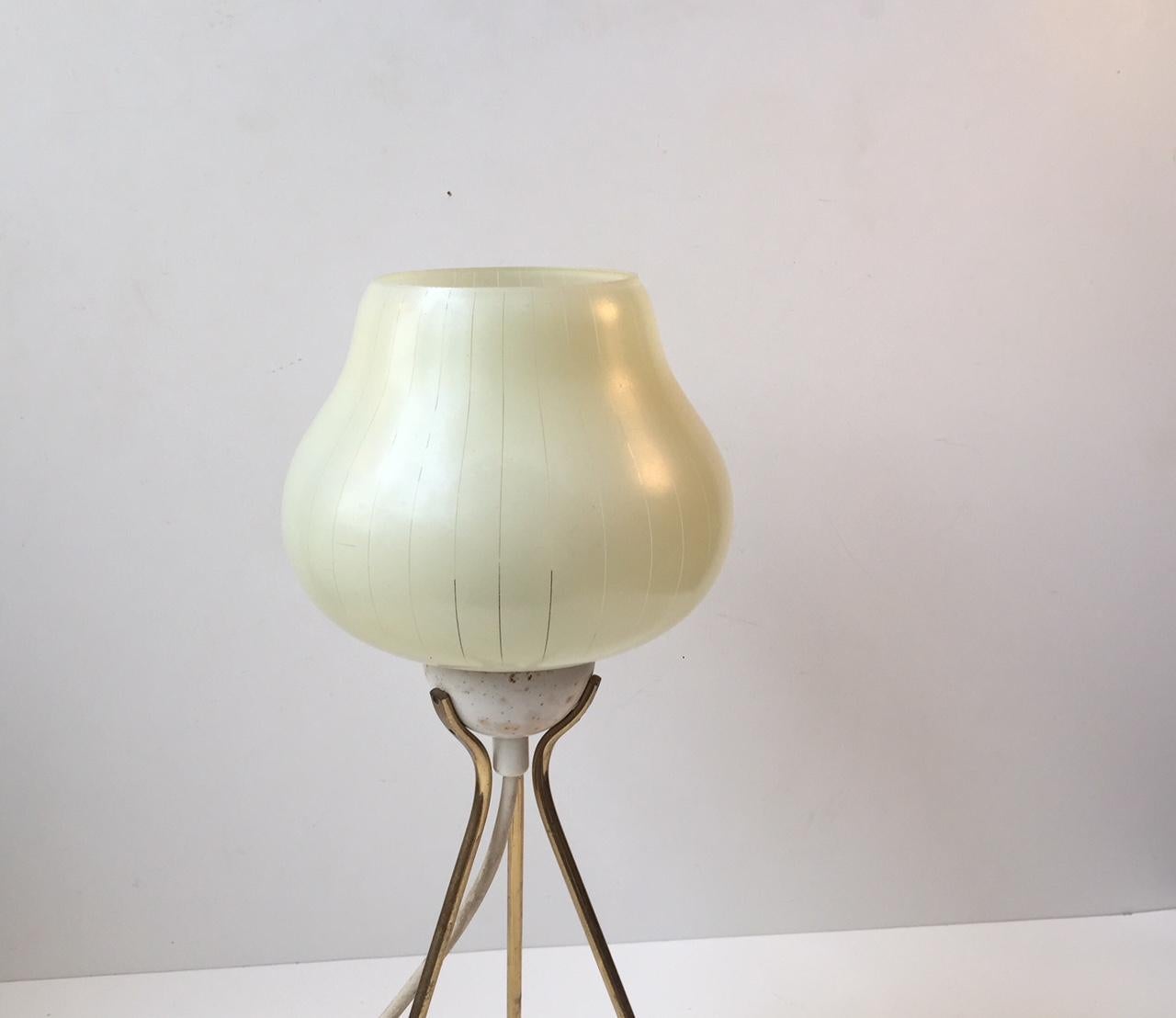 Mid-Century Modern Vintage Italian Tripod Table Light in Brass and Pin-Stripe Glass, 1960s For Sale