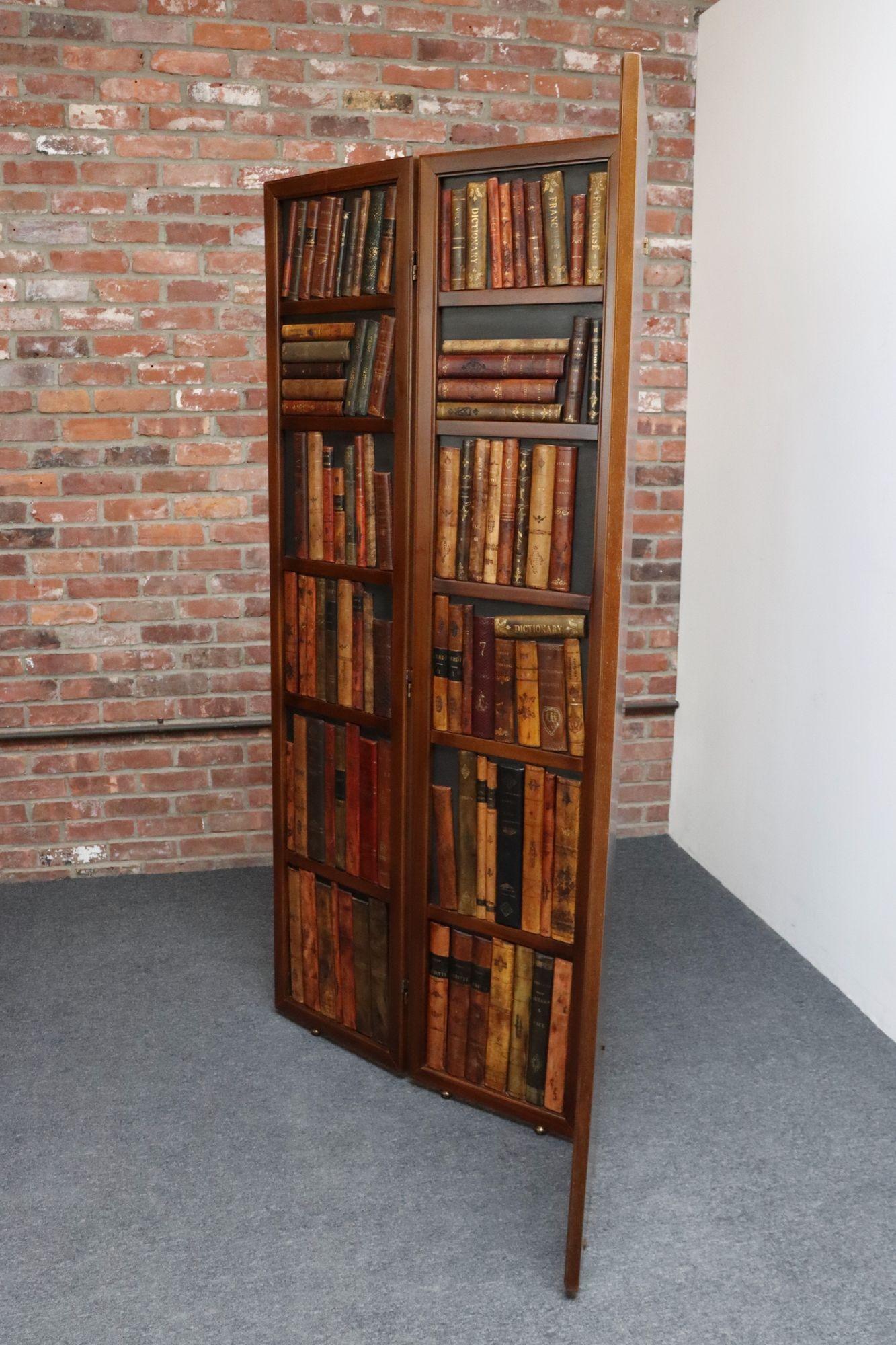 italien Vintage Italian Trompe L'Oeil Leather Book Library Folding Screen by Sarreid en vente