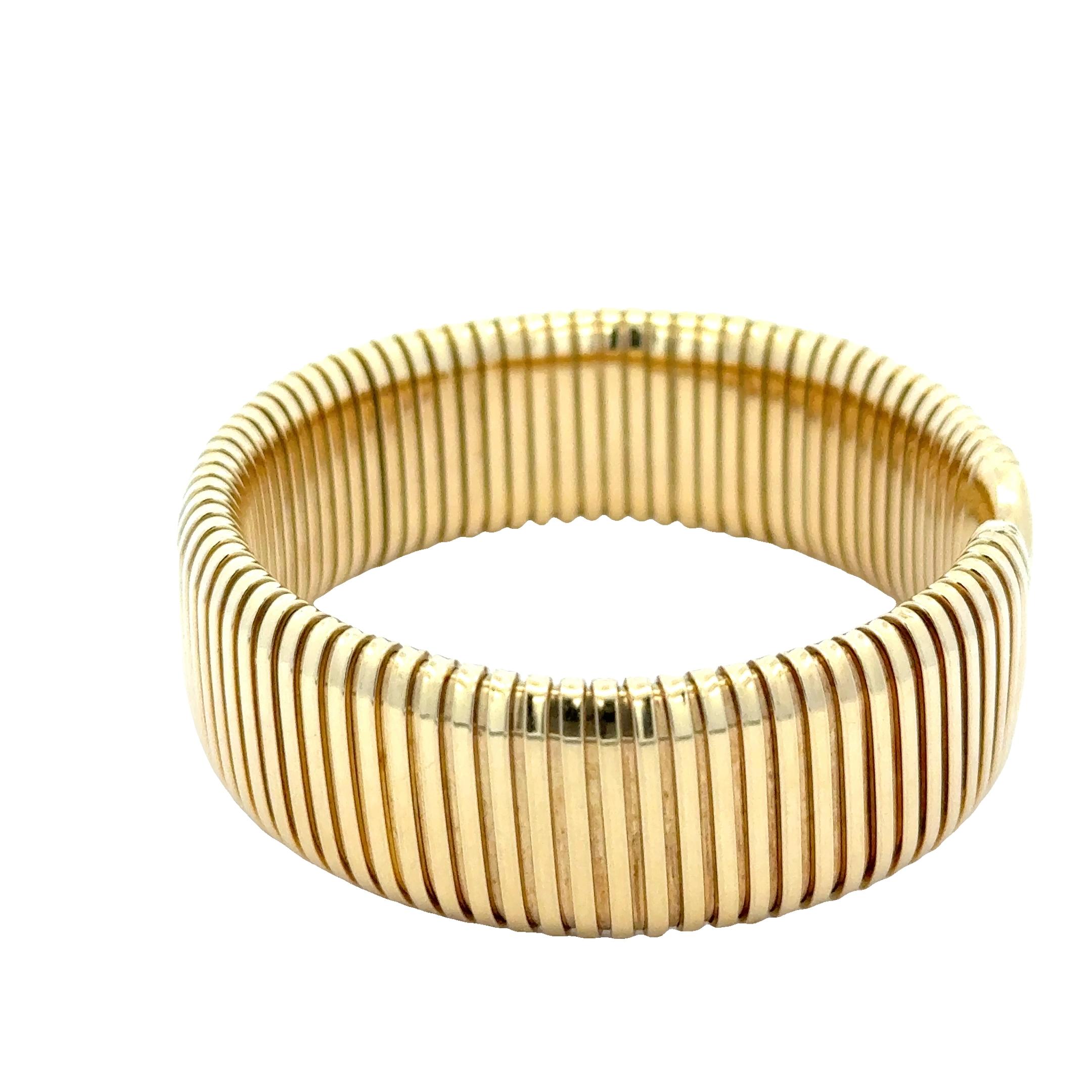 Moderniste Vintage Italian Tubogas Cuff Bracelet en or jaune 18K, 65 Grammes en vente