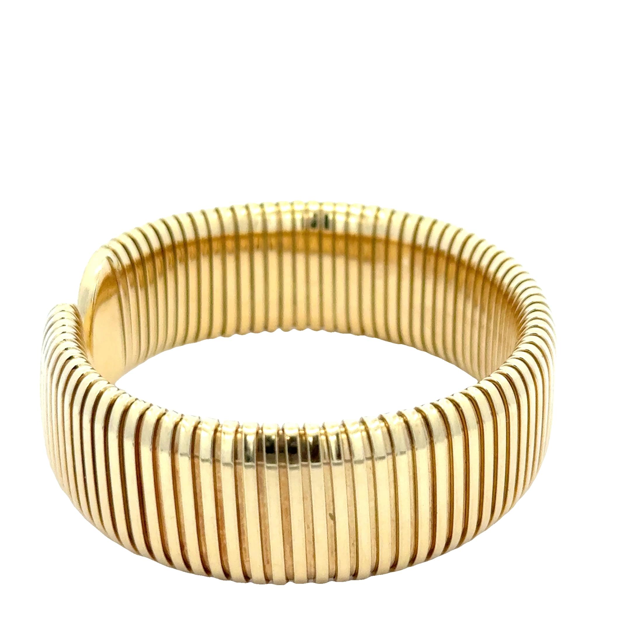 Vintage Italian Tubogas Cuff Bracelet en or jaune 18K, 65 Grammes Unisexe en vente