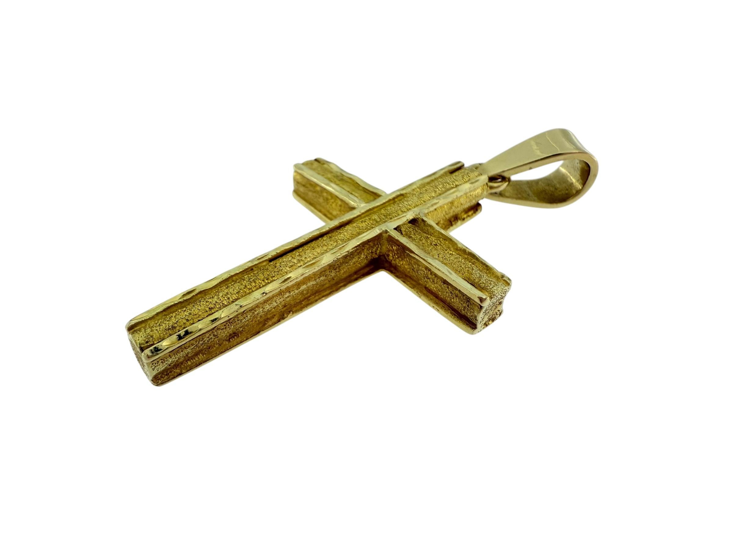 Vintage Italian Two Faced Yellow Gold Cross with Diamonds For Sale 4