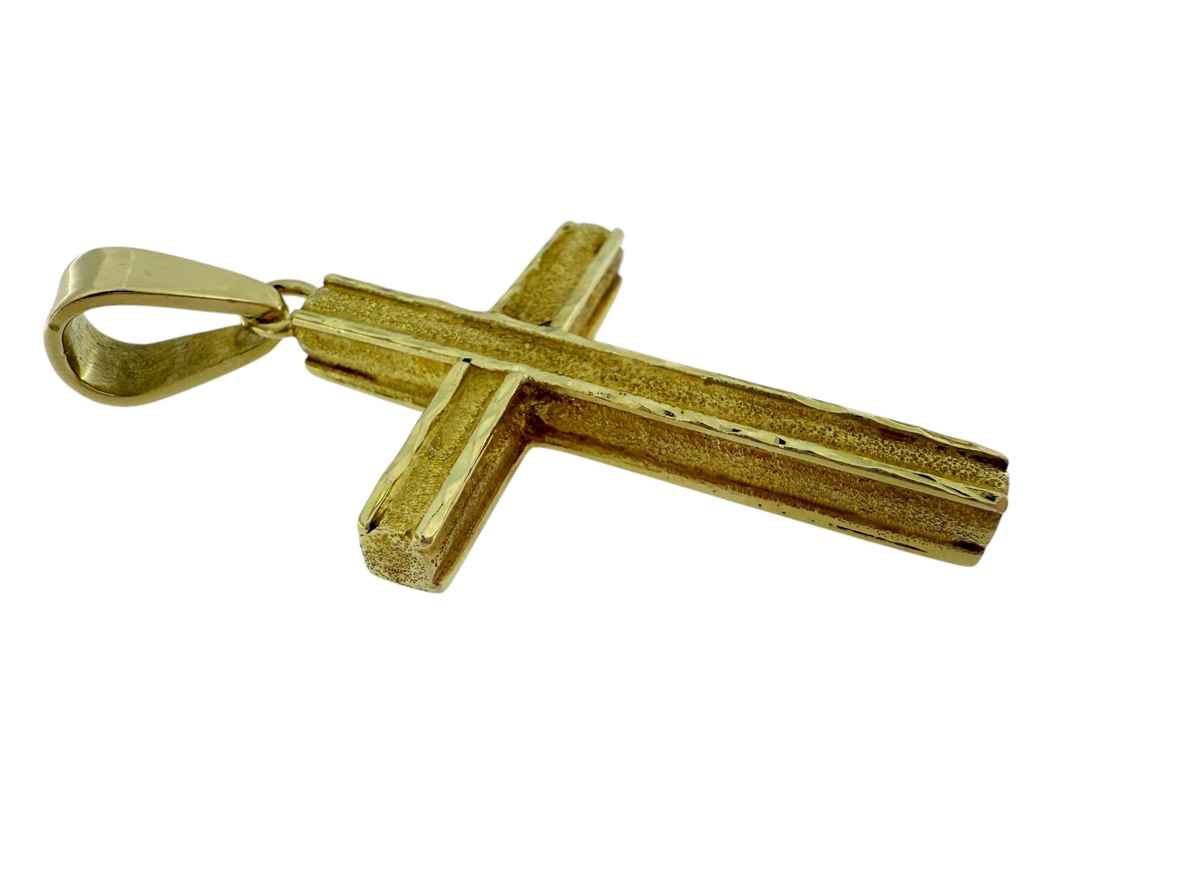 Vintage Italian Two Faced Yellow Gold Cross with Diamonds For Sale 7