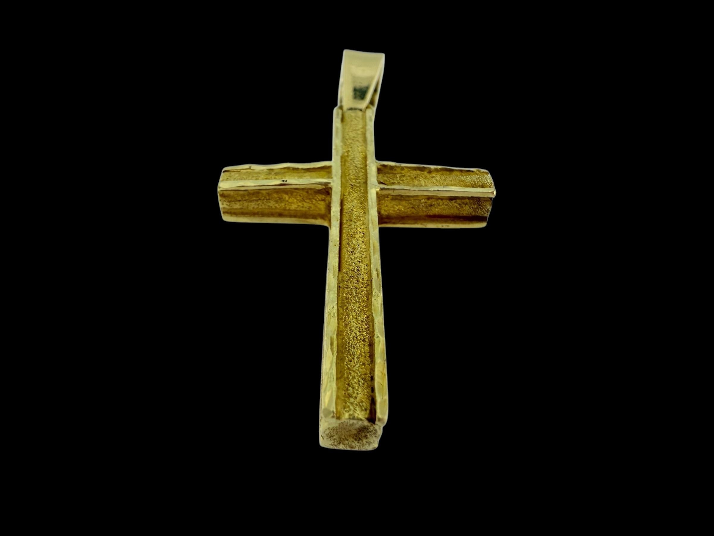 Vintage Italian Two Faced Yellow Gold Cross with Diamonds For Sale 11