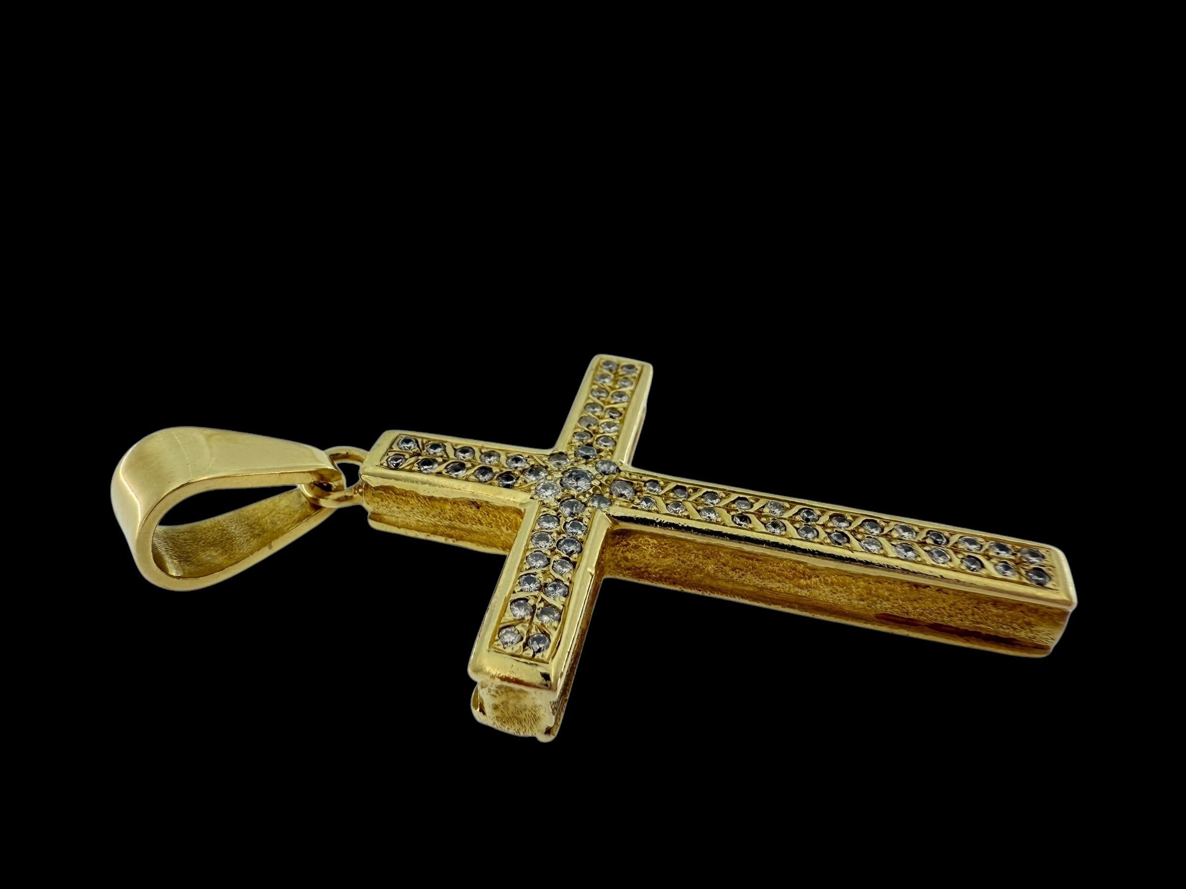 Vintage Italian Two Faced Yellow Gold Cross with Diamonds For Sale 13