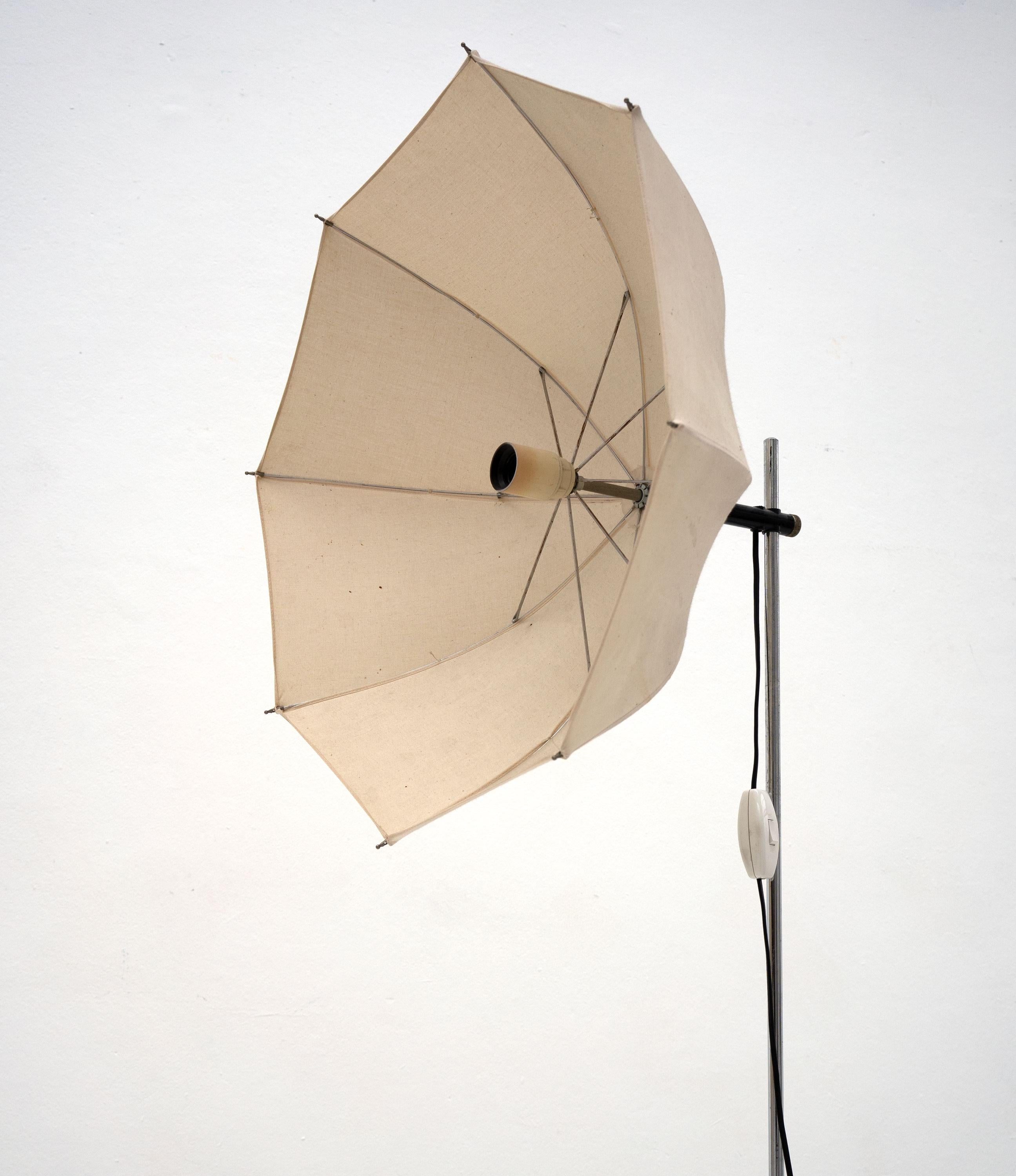 Vintage Italian Umbrella Floor Lamp In Good Condition For Sale In Surbiton, GB