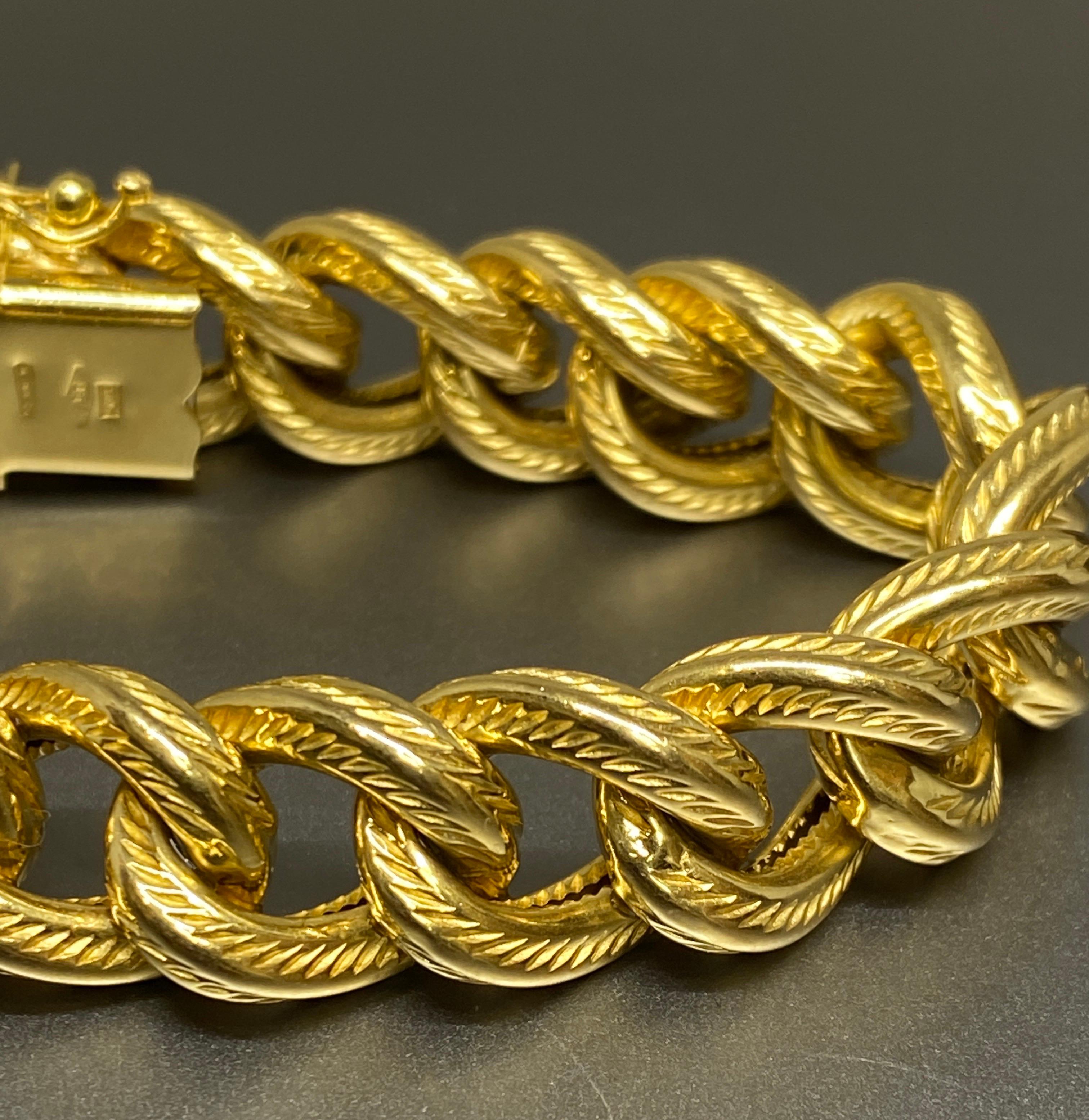 Vintage Italian Unisex 18k Yellow Gold Textured Curb Link Bracelet For Sale 6