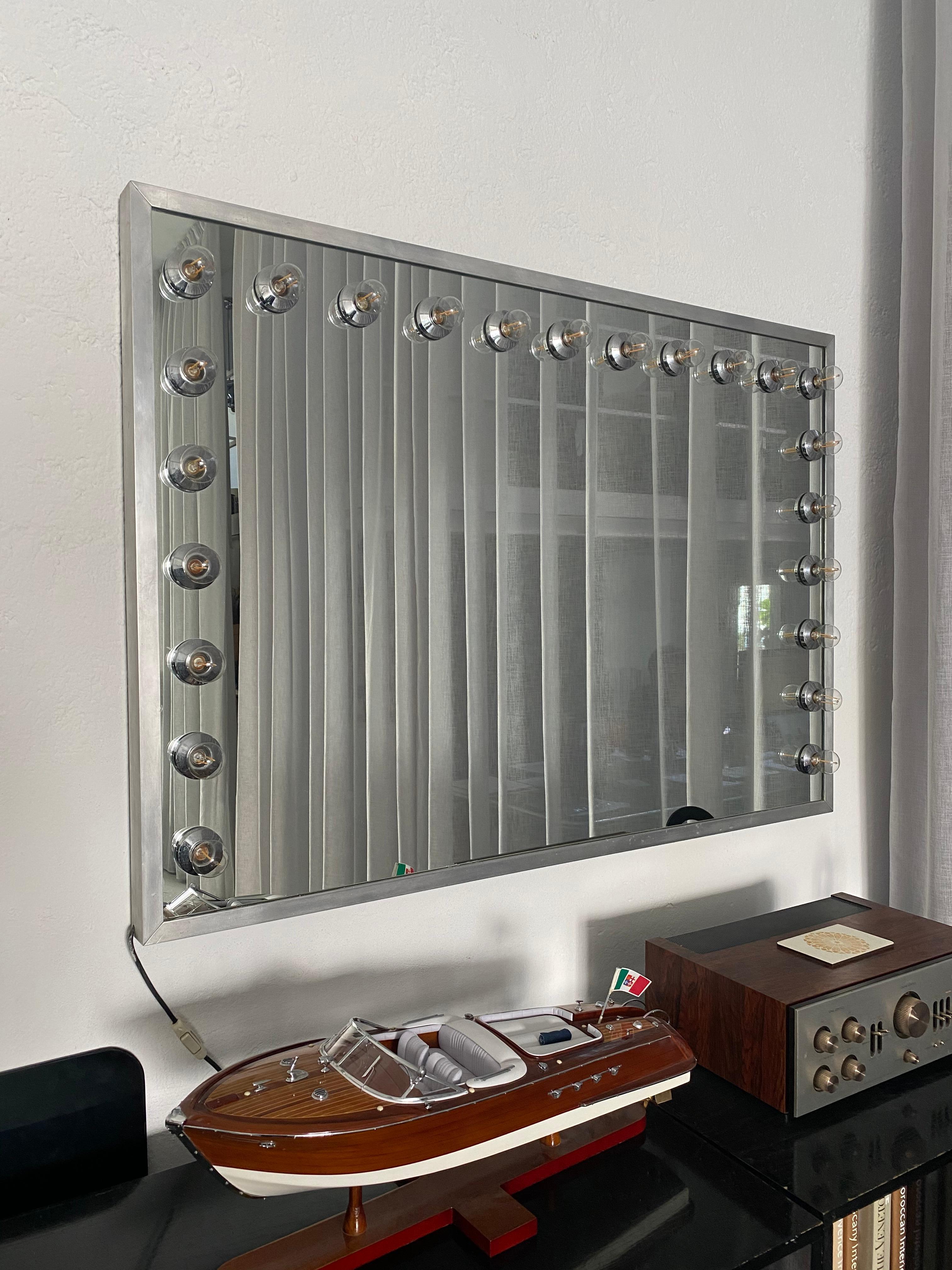 Espejo de tocador italiano vintage con luces en venta 1