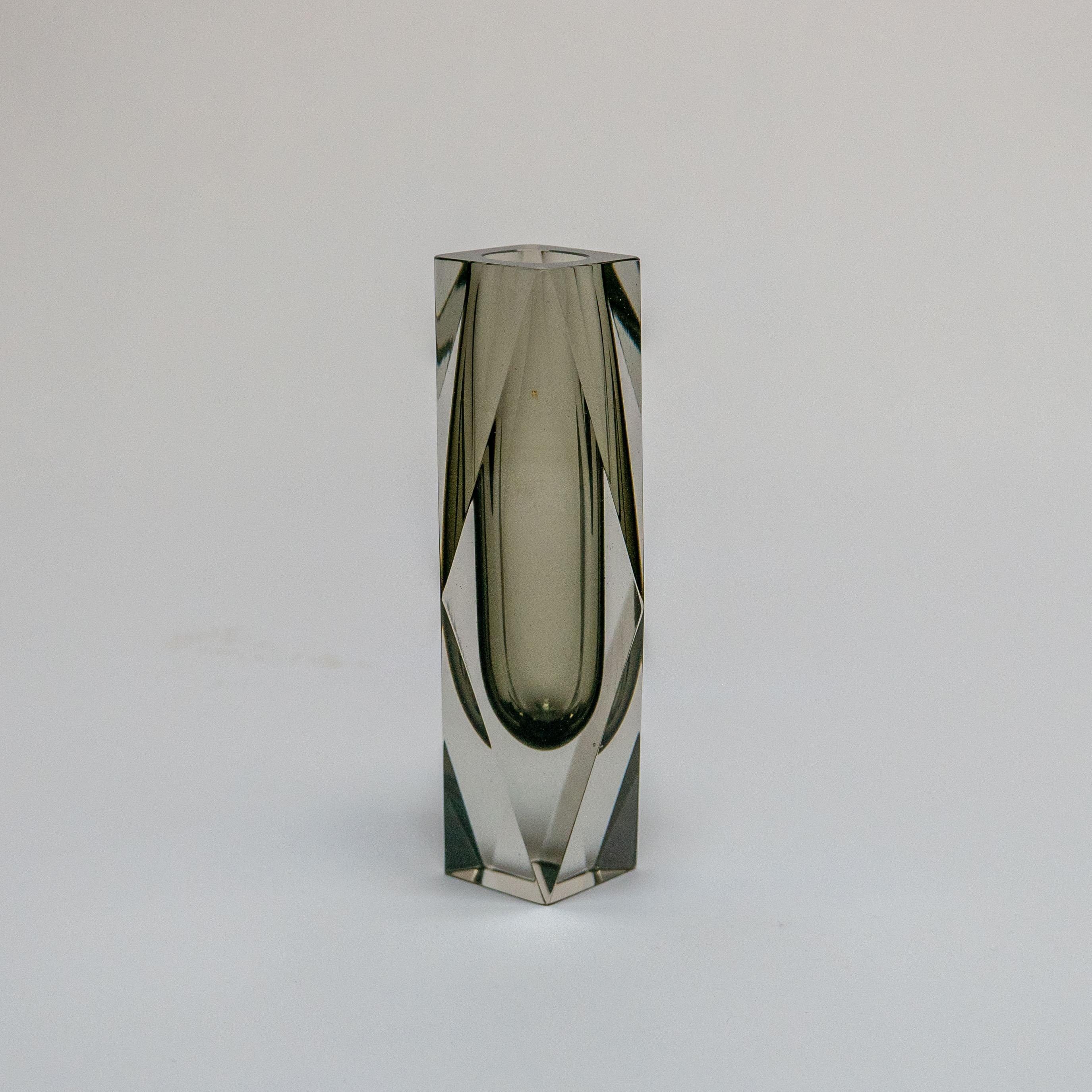 Mid-Century Modern Vase italien vintage en verre de Murano gris massif Sommerso, style Flavio Poli en vente
