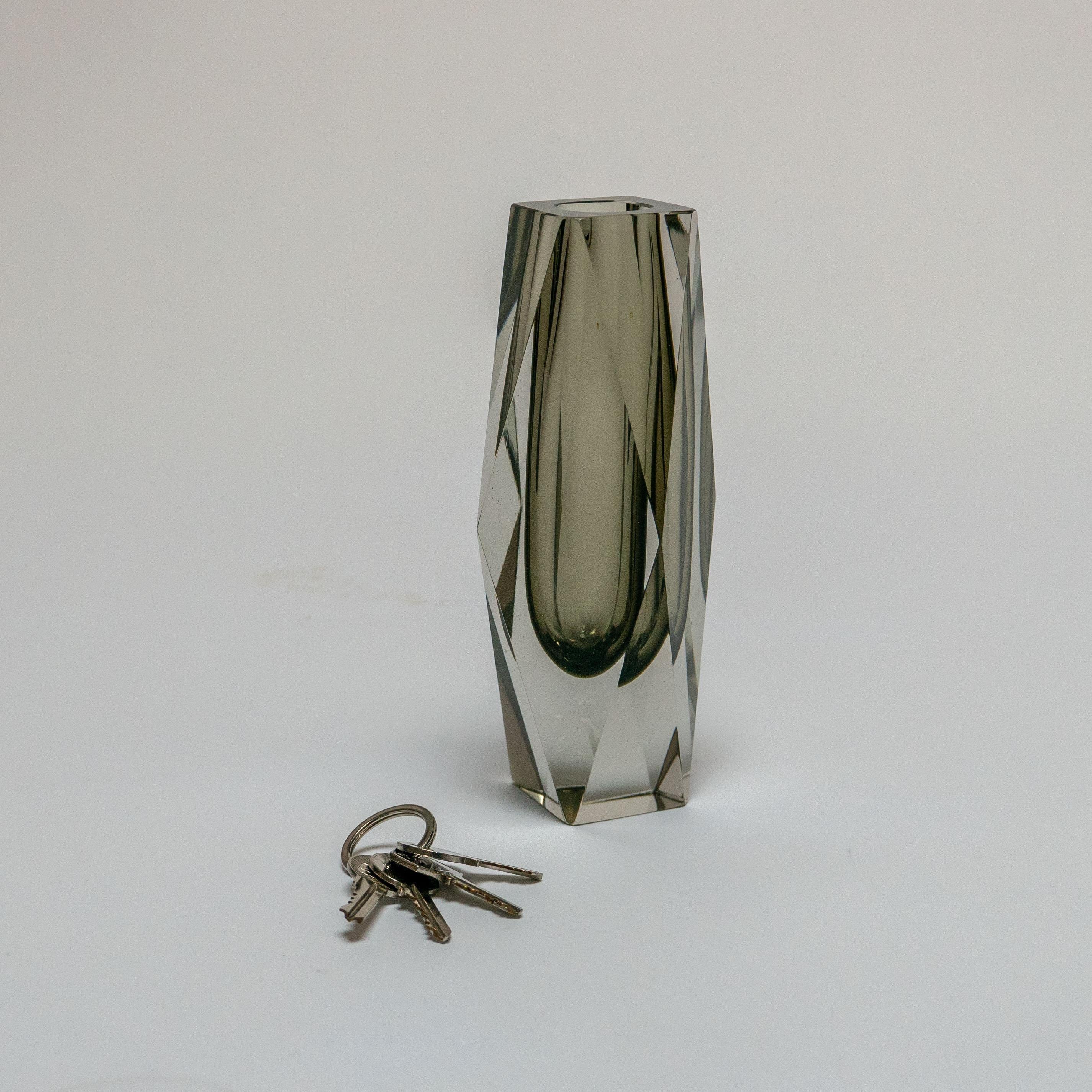 Vase italien vintage en verre de Murano gris massif Sommerso, style Flavio Poli Bon état - En vente à Milano, IT