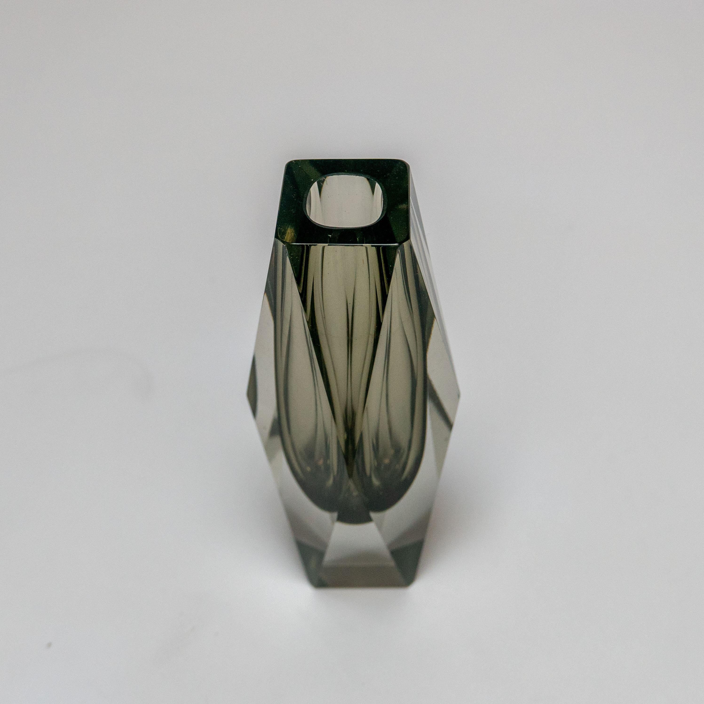 Milieu du XXe siècle Vase italien vintage en verre de Murano gris massif Sommerso, style Flavio Poli en vente