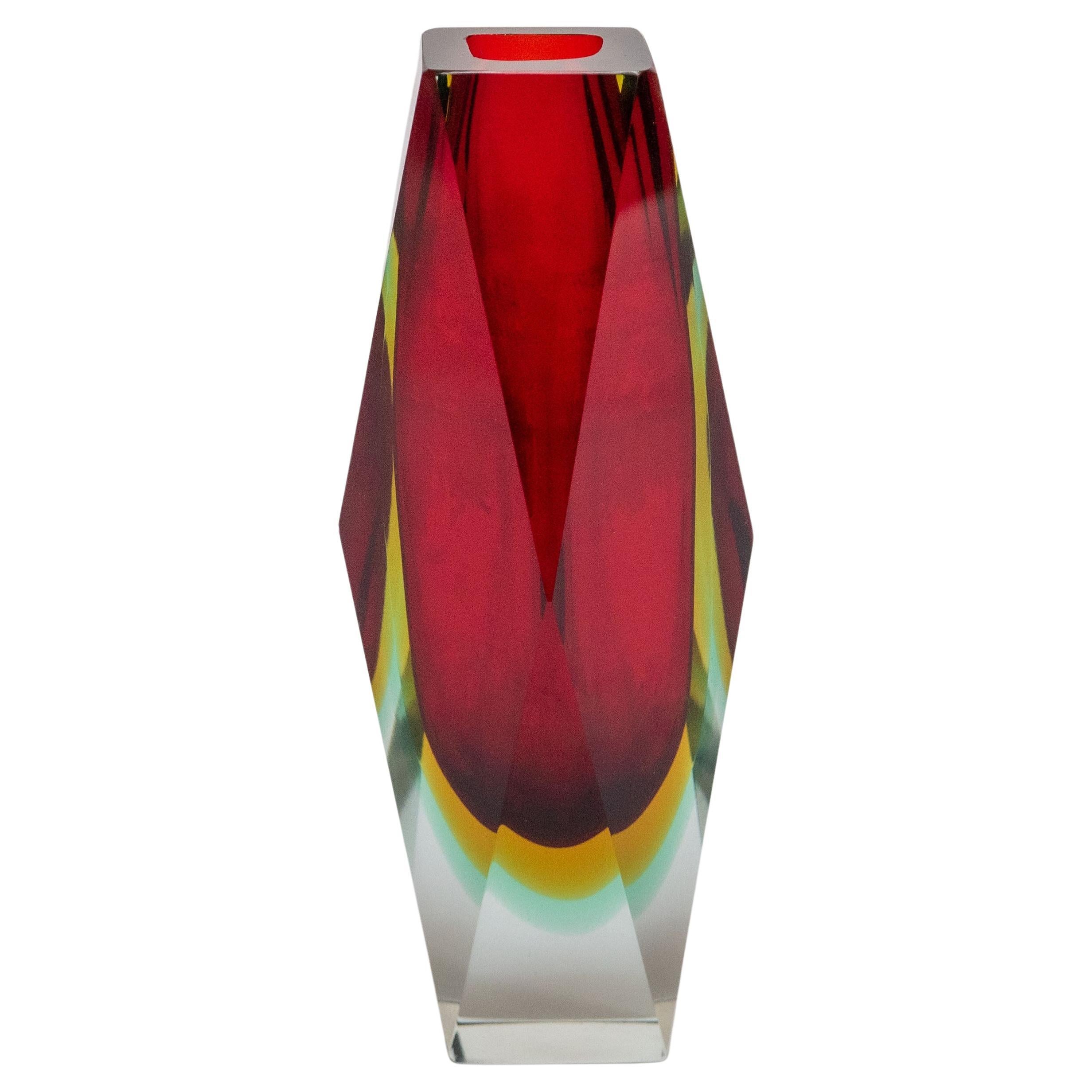 Decorative geometric "Sommerso" Murano vase, red and green glass, Flavio Poli For Sale