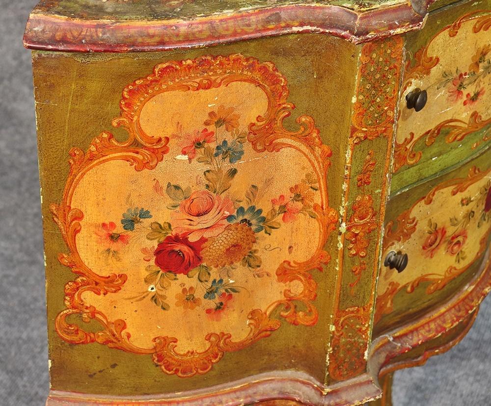 Vintage Italian Venetian Distressed Painted Nightstand End Table, circa 1930s 2