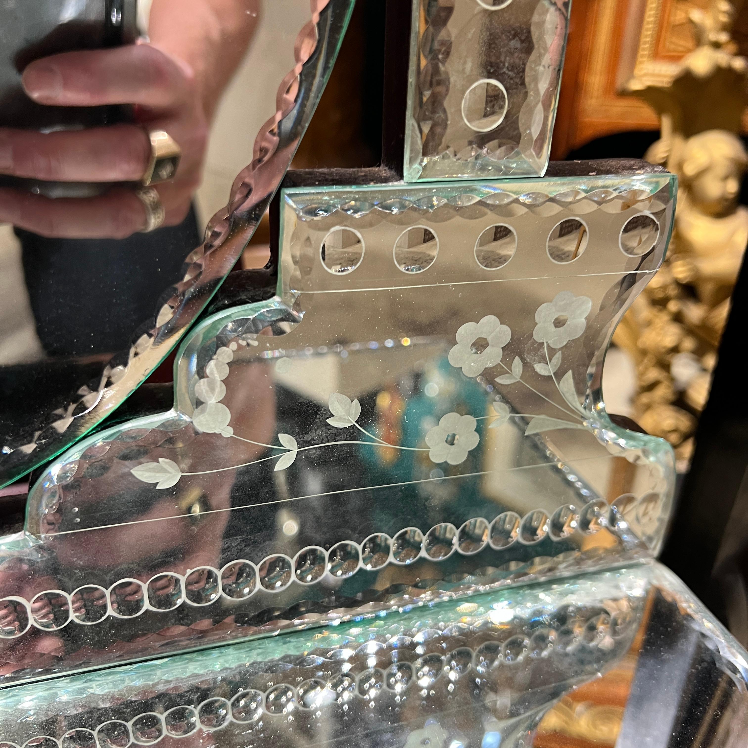 Vintage Italian Venetian Engraved Vanity Mirror with Drawer For Sale 5