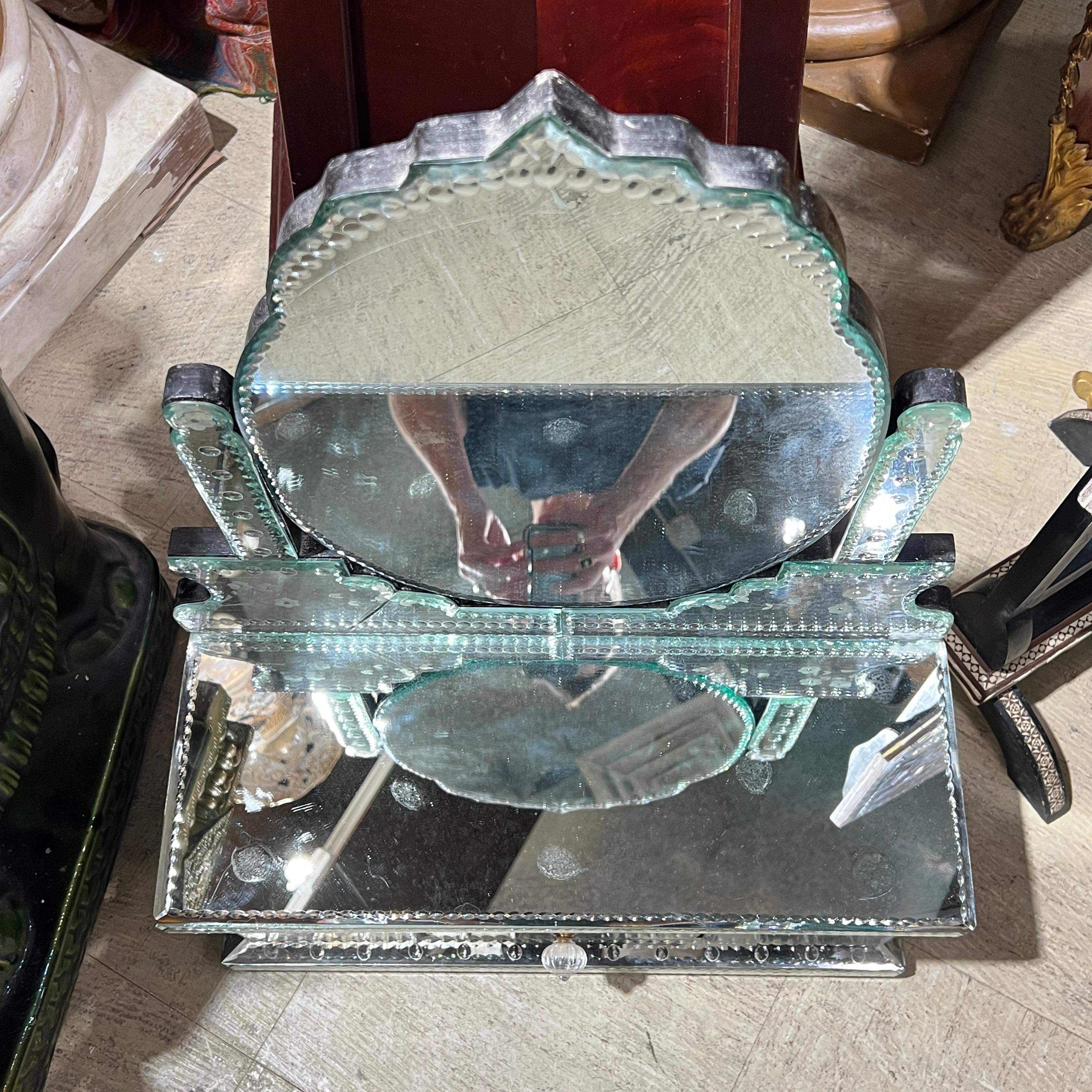 Vintage Italian Venetian Engraved Vanity Mirror with Drawer For Sale 8