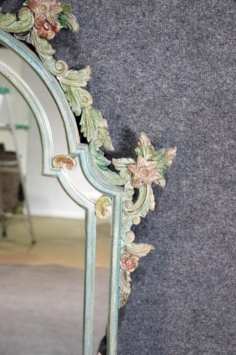 Vintage Italian Venetian Floral Mirror In Good Condition In Swedesboro, NJ