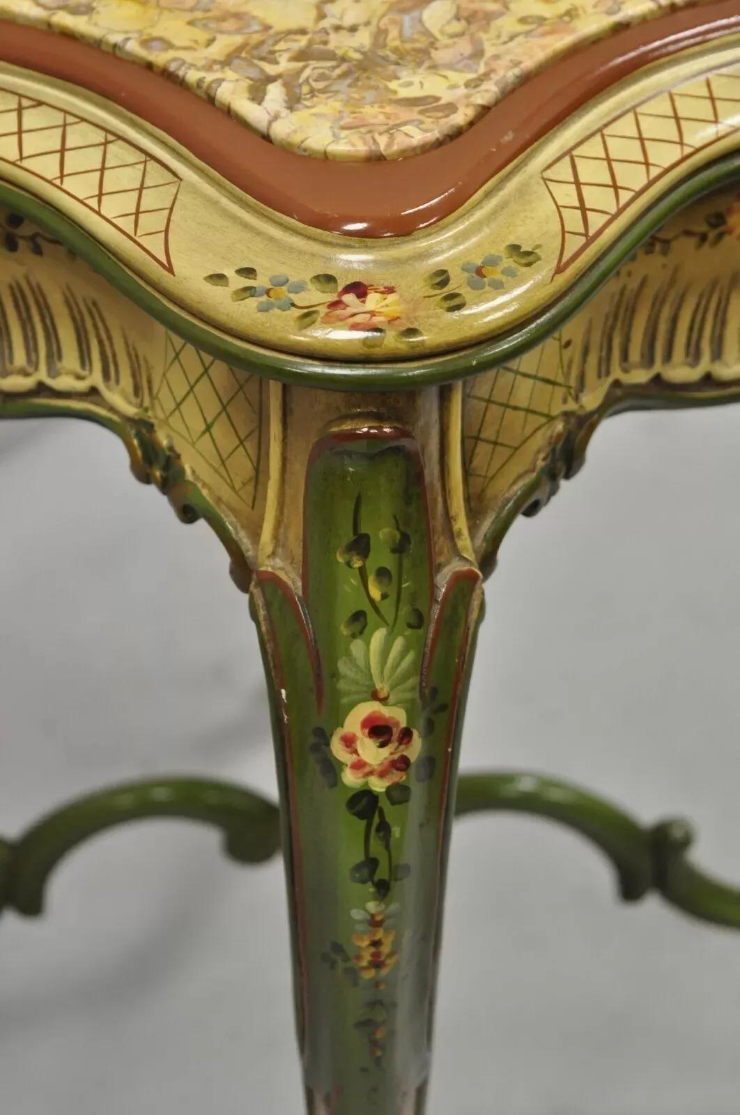 Vintage Italian Venetian French Louis XV Style Mesa de Lámpara con Tapa de Mármol Pintada en venta 2