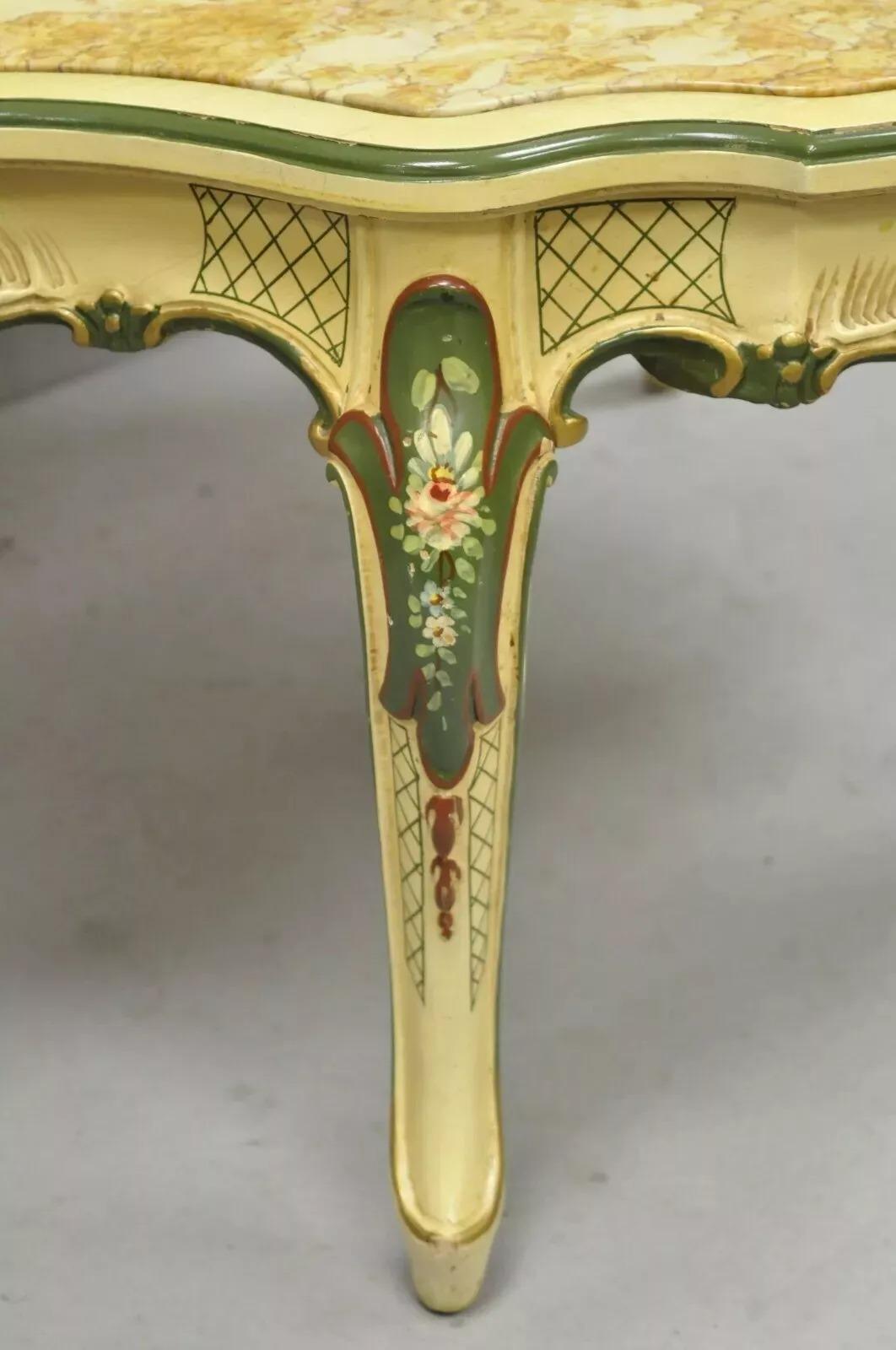 Italienischer venezianischer Beistelltisch im Louis-XV-Stil im Louis-XV-Stil mit bemalter Marmorplatte, Vintage im Angebot 5