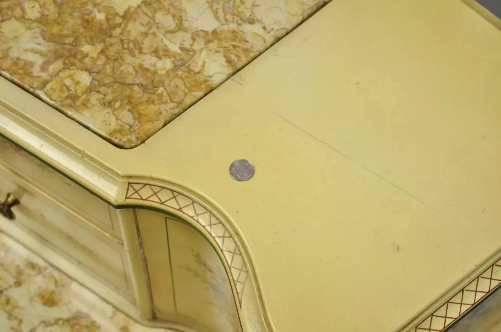Italienischer venezianischer Beistelltisch im Louis-XV-Stil im Louis-XV-Stil mit bemalter Marmorplatte, Vintage im Angebot 2