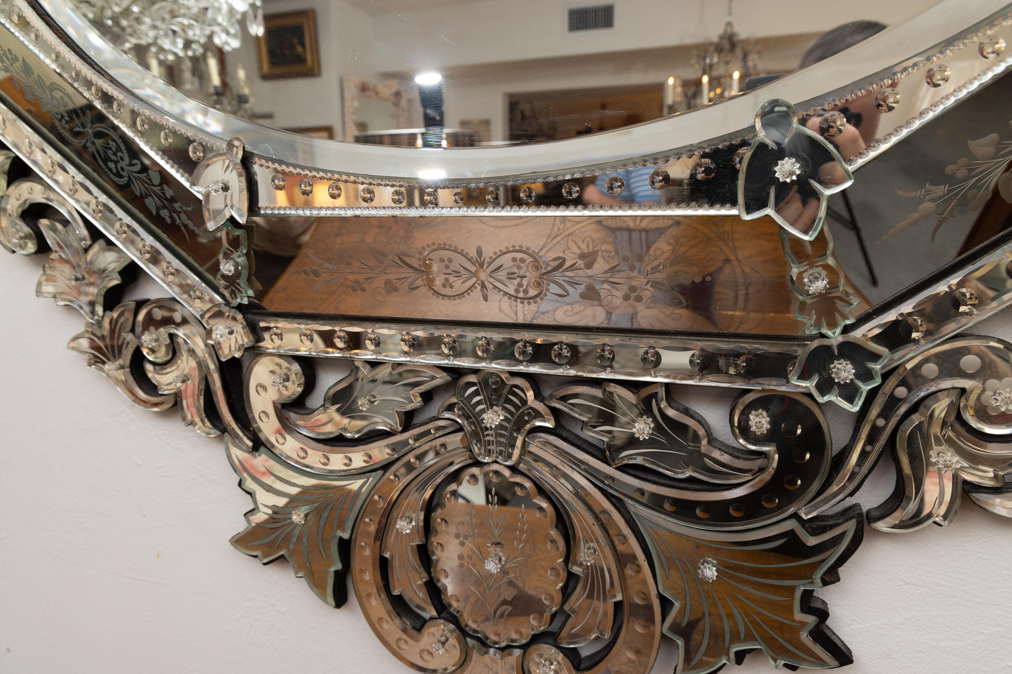 Vintage Italian Venetian Mirror In Good Condition For Sale In WEST PALM BEACH, FL
