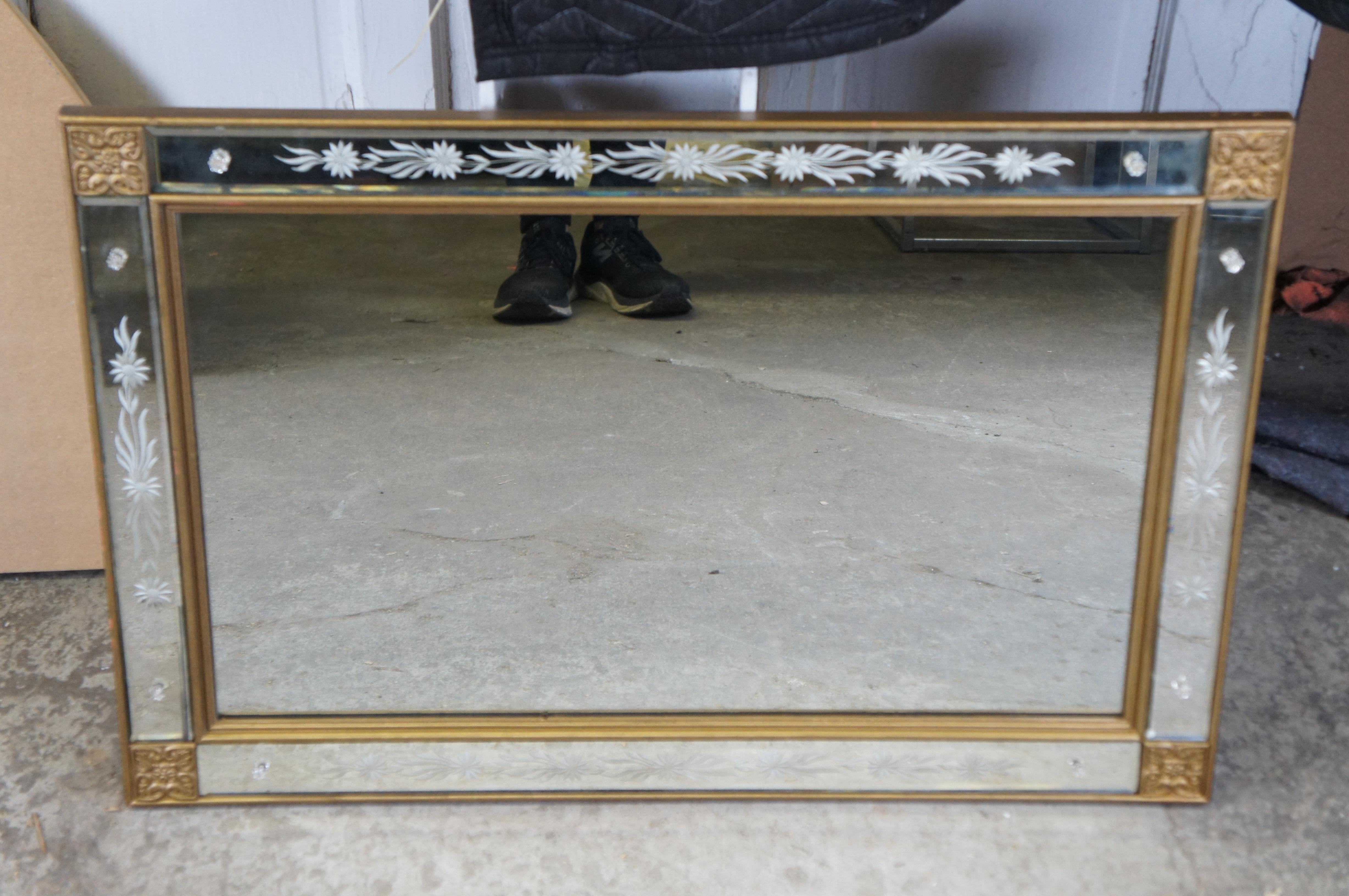 Miroir mural de style vénitien italien vintage gravé et biseauté au-dessus d'une cheminée en vente 6