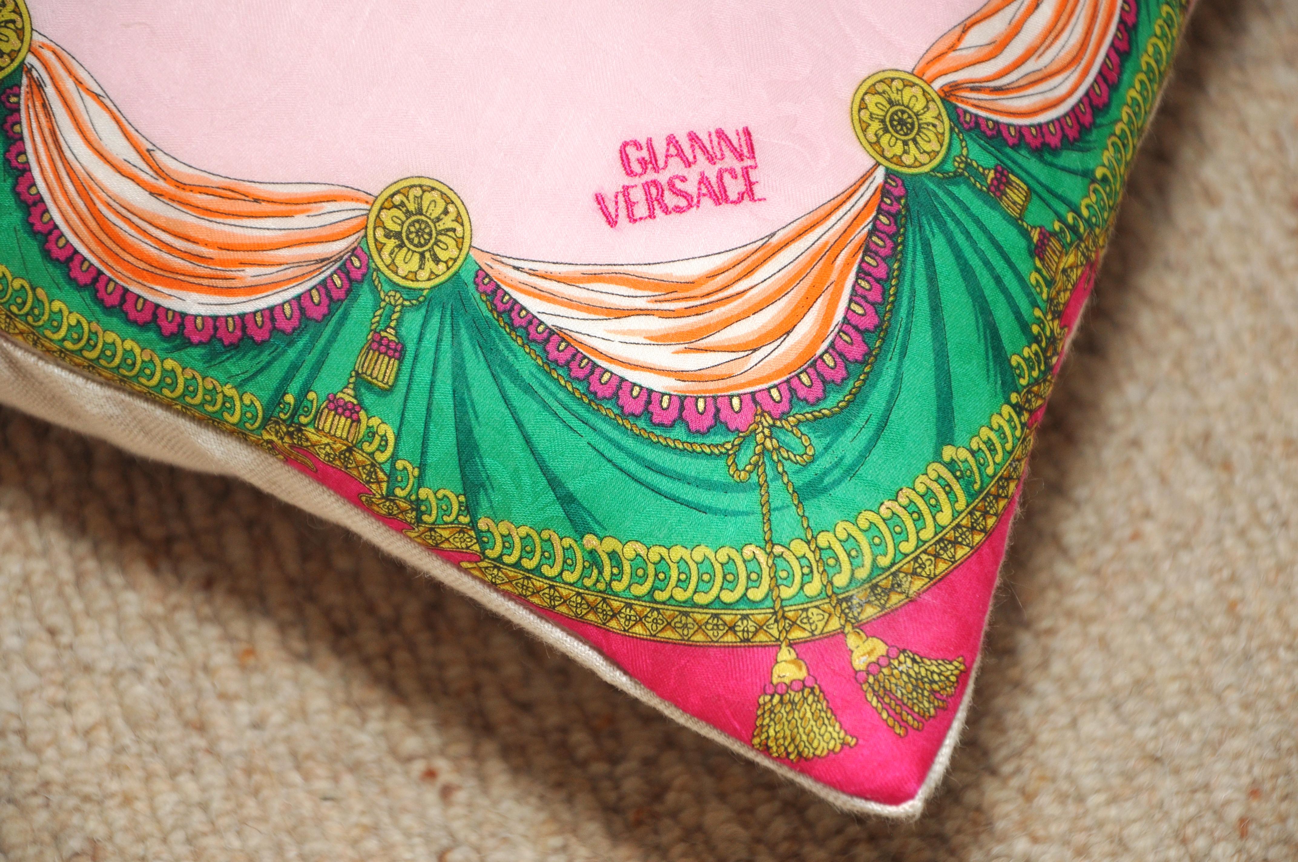 Pañuelo Abanico Vintage Italiano Versace Almohada Lino Irlandés Rosa Verde Art Decó en venta