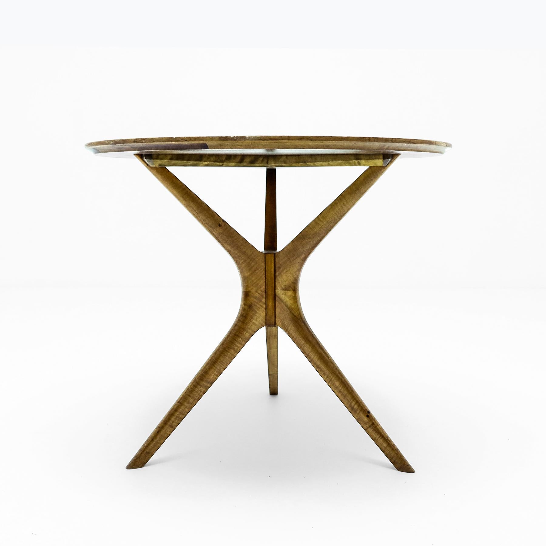 Table d'appoint italienne vintage Vladimir Kagan style trisymétrique en bois de cerisier   Bon état - En vente à Highclere, Newbury