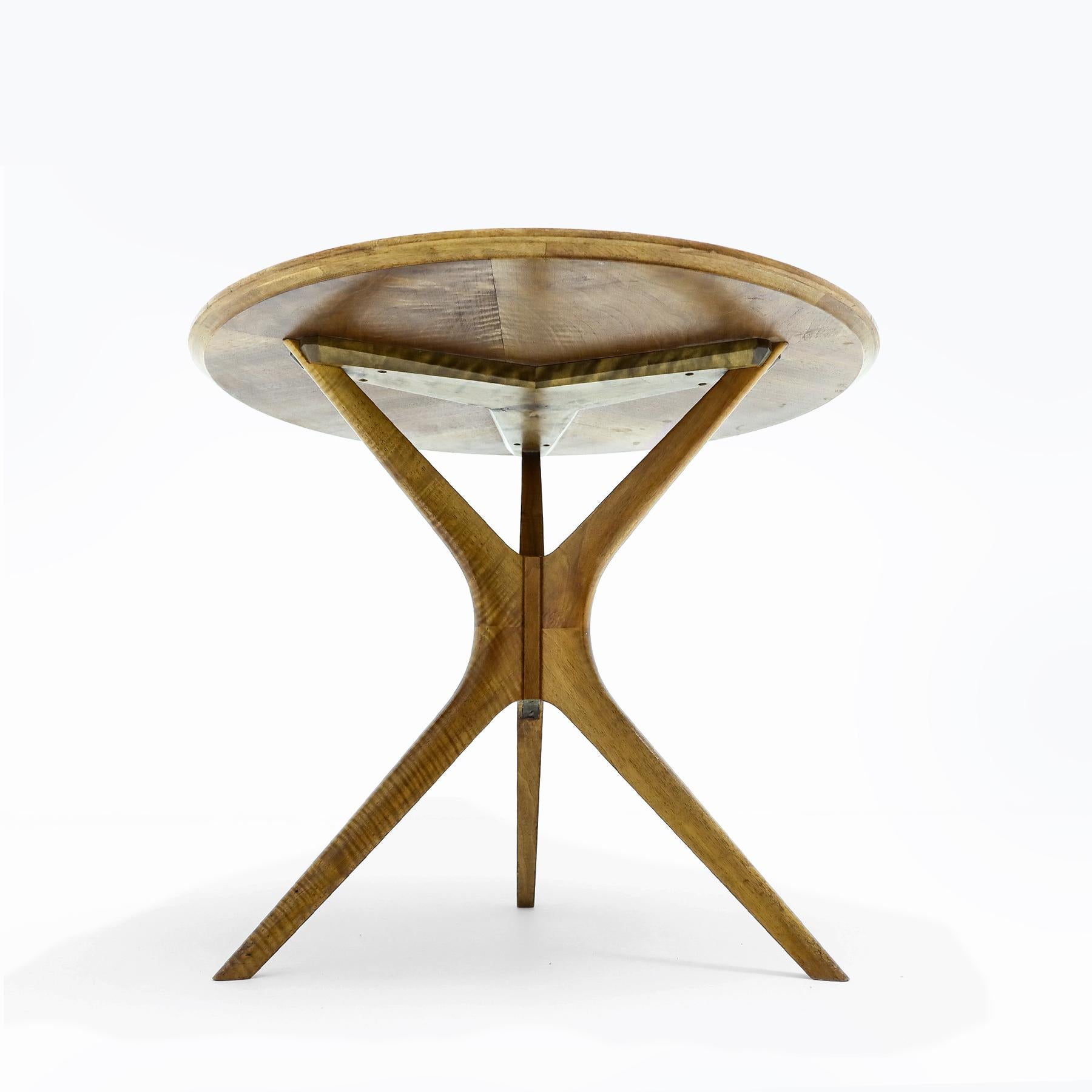 20th Century Vintage Italian Vladimir Kagan style Tri-symmetric Cherry wood side table   For Sale