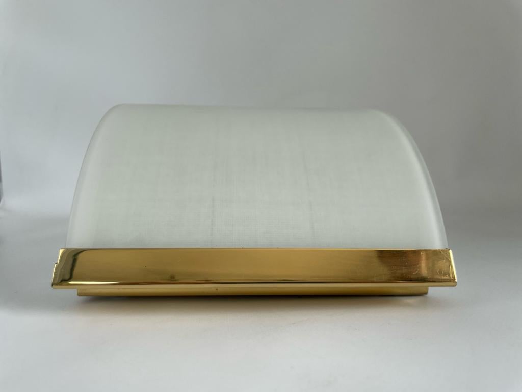 Vintage Italian Wall Light In Opaque Glass And Gold Mount, Series Available In Good Condition For Sale In Crespières, FR