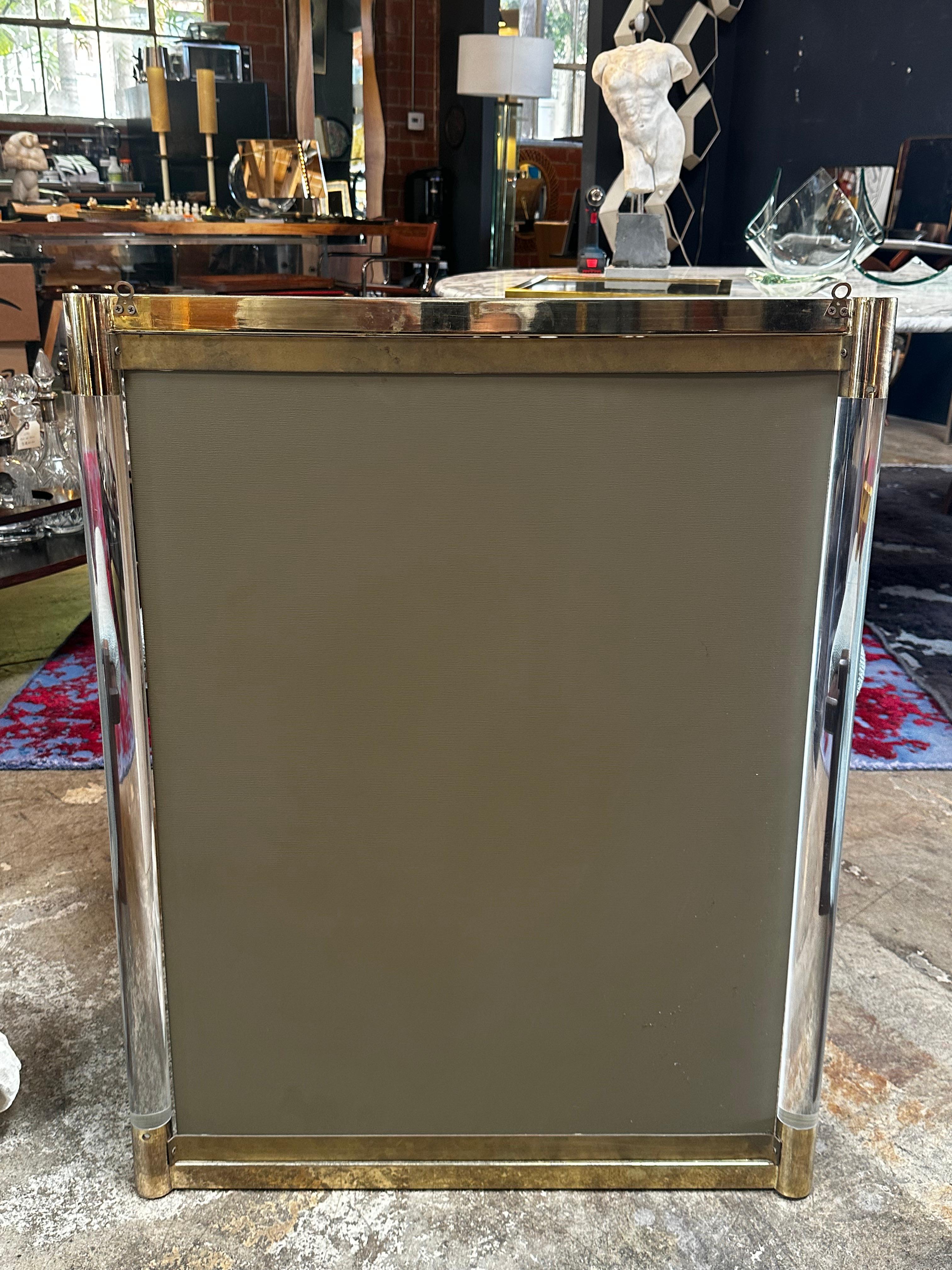 Vintage Italian Wall Mirror, 1980s In Good Condition For Sale In Los Angeles, CA