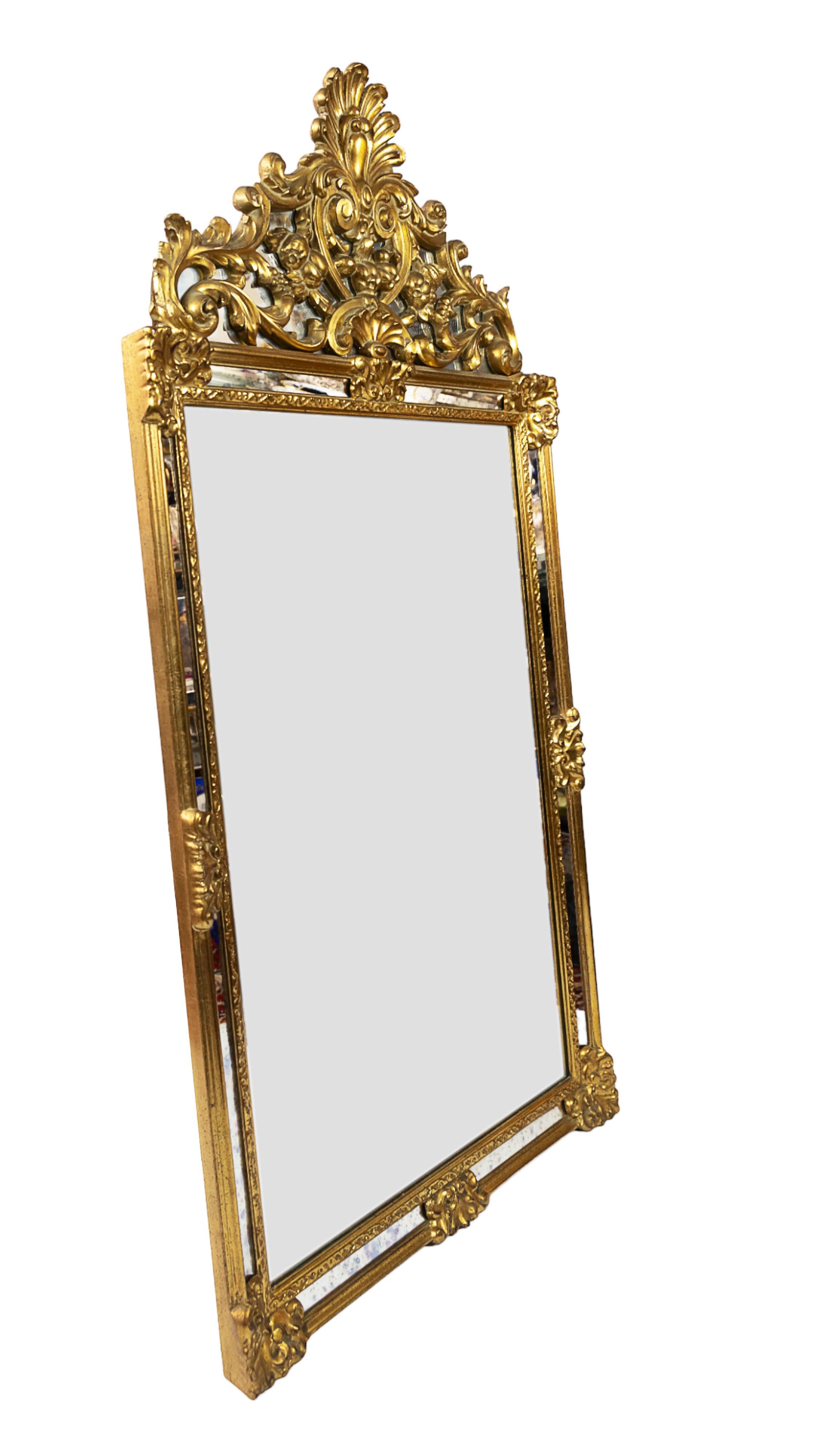 Vintage italien, cadre composite richement décoré et miroir doré.
Très bon état vintage.





